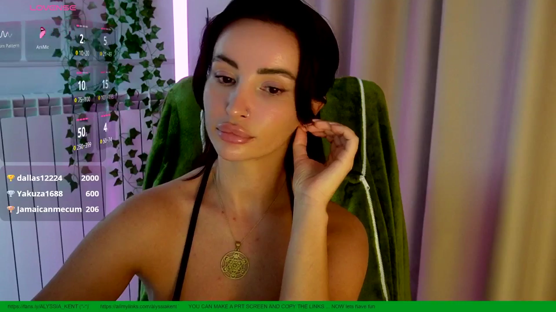 Gallery image thumbnail from AlyssiaKENT1's myfreecams stream on, 08/17/2025, 19:29 image 10 of 20