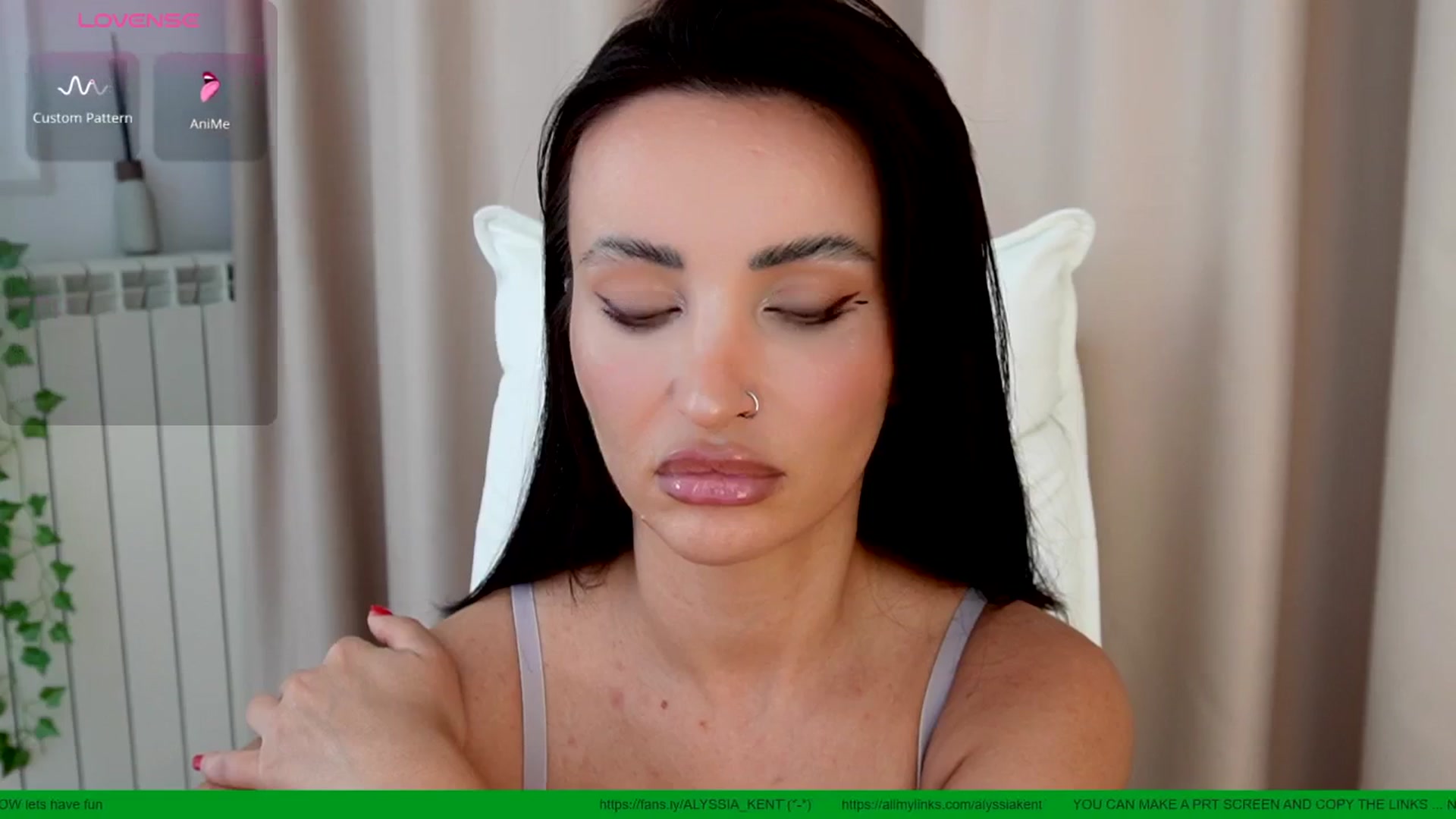 Gallery image thumbnail from AlyssiaKENT1's myfreecams stream on, 08/20/2025, 17:27 image 7 of 20