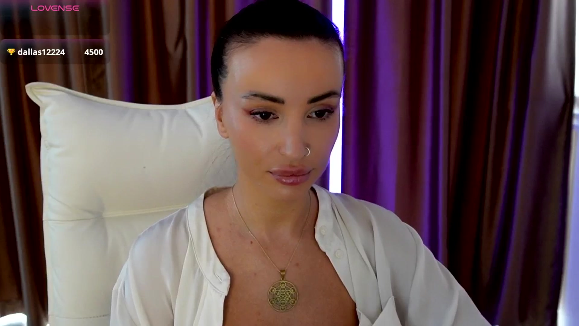 Gallery image thumbnail from AlyssiaKENT1's myfreecams stream on, 08/27/2025, 11:32 image 17 of 20