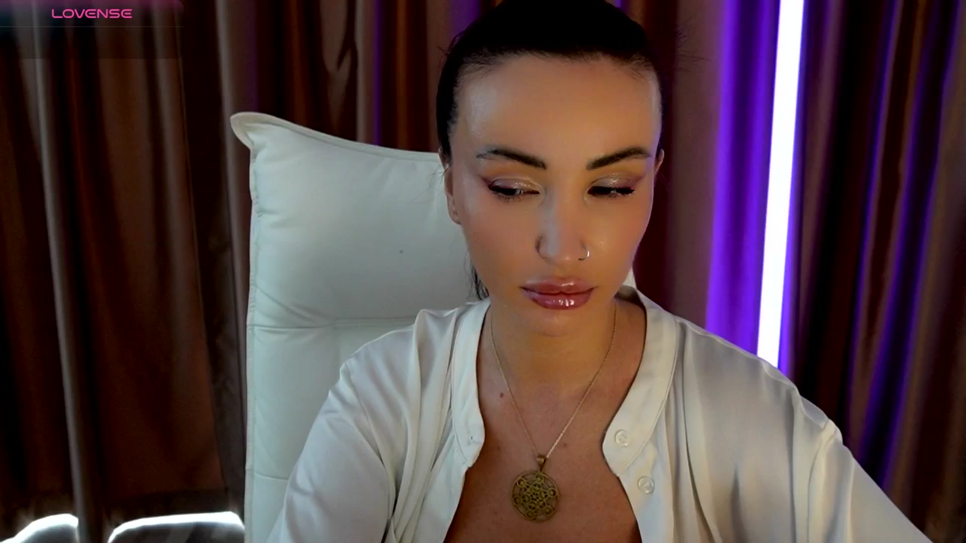 Gallery image thumbnail from AlyssiaKENT1's myfreecams stream on, 08/27/2025, 11:32 image 1 of 20