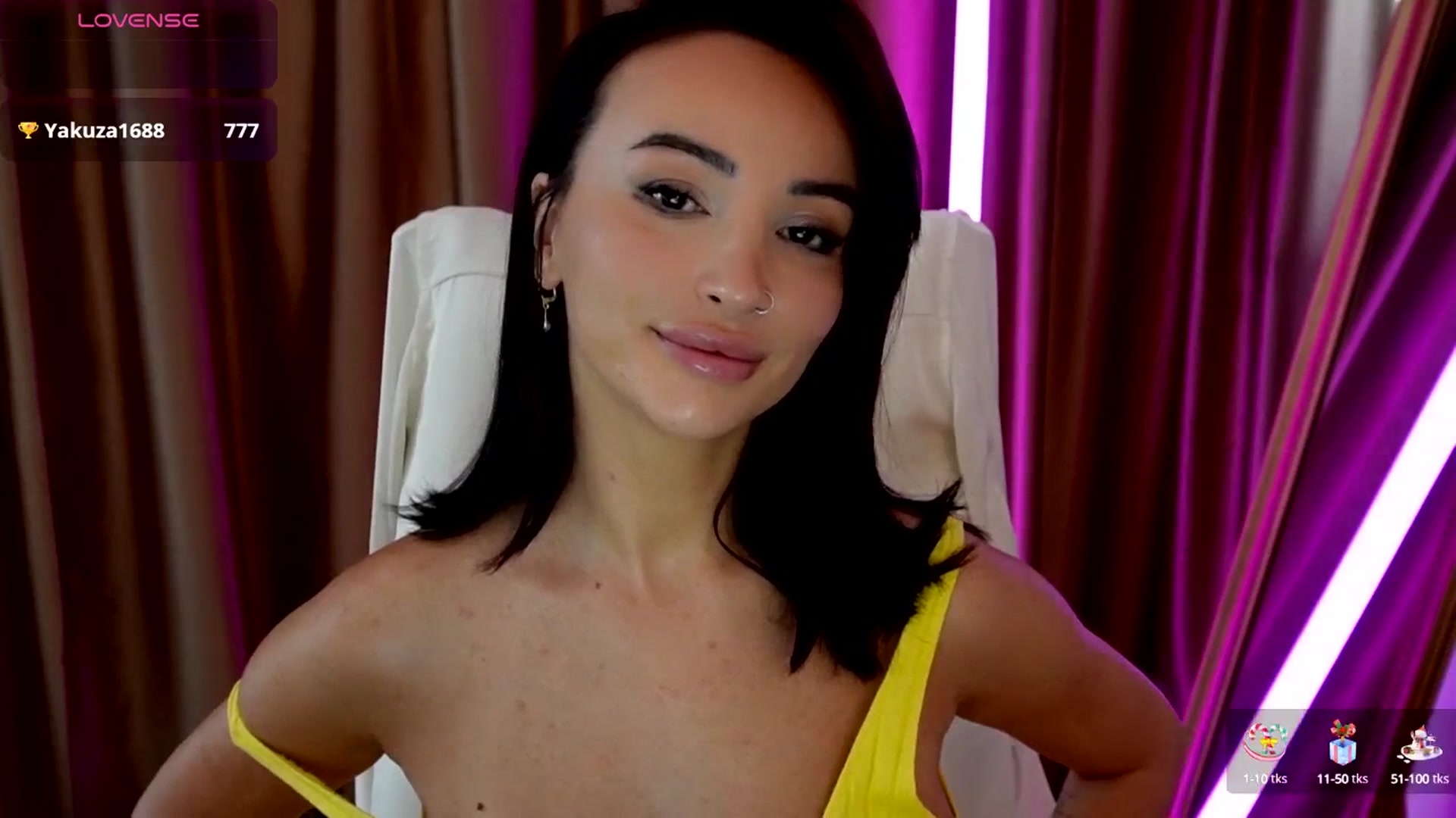 Gallery image thumbnail from AlyssiaKENT1's myfreecams stream on, 08/31/2025, 09:07 image 9 of 20