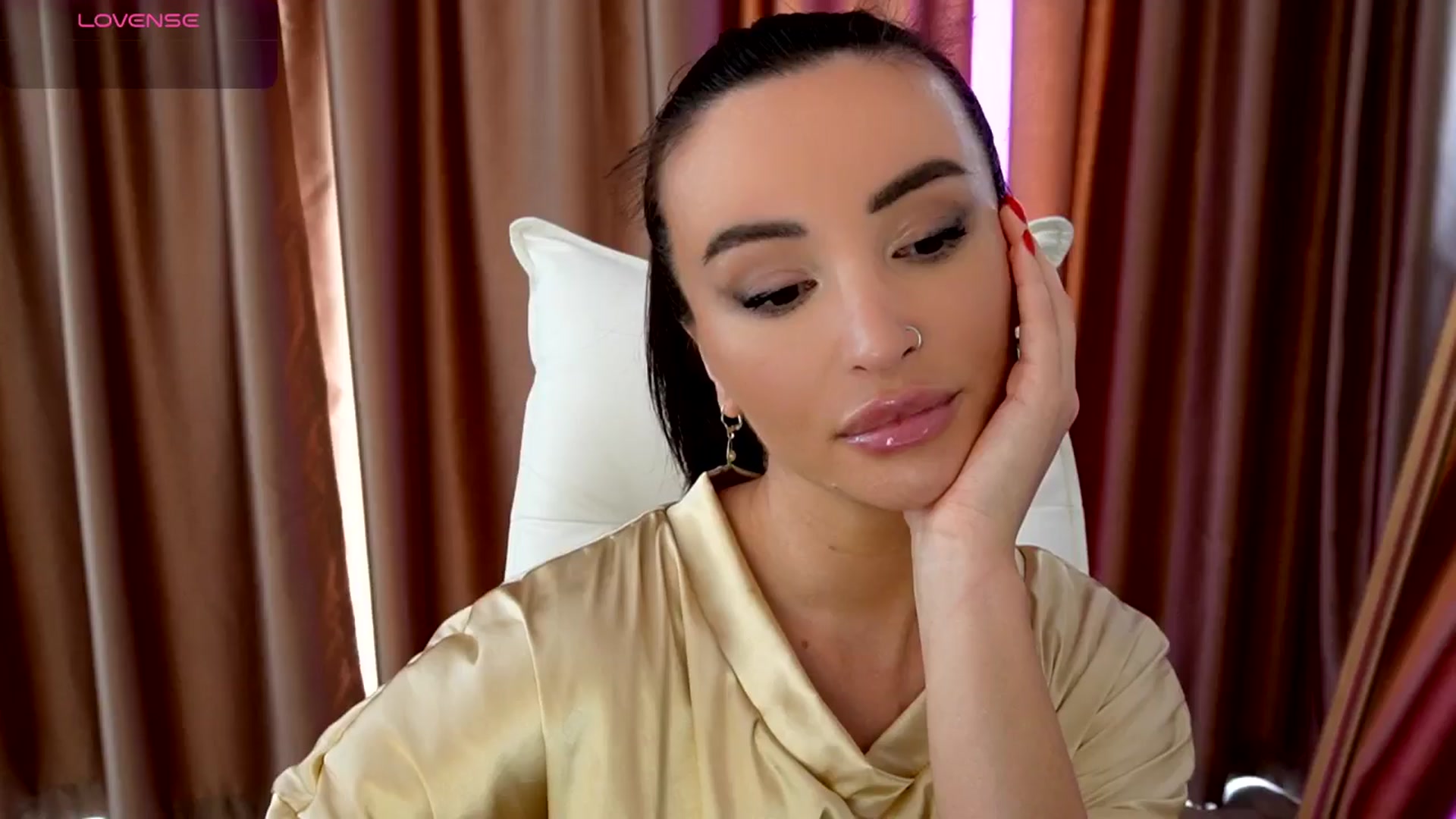 Gallery image thumbnail from AlyssiaKENT1's myfreecams stream on, 09/03/2025, 13:40 image 11 of 20