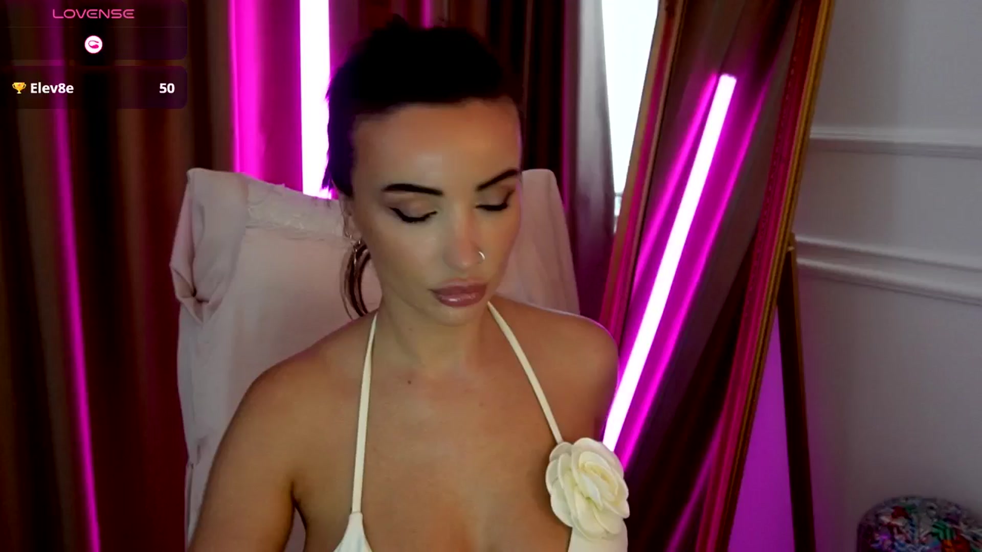 Gallery image thumbnail from AlyssiaKENT1's myfreecams stream on, 09/05/2025, 14:41 image 9 of 20