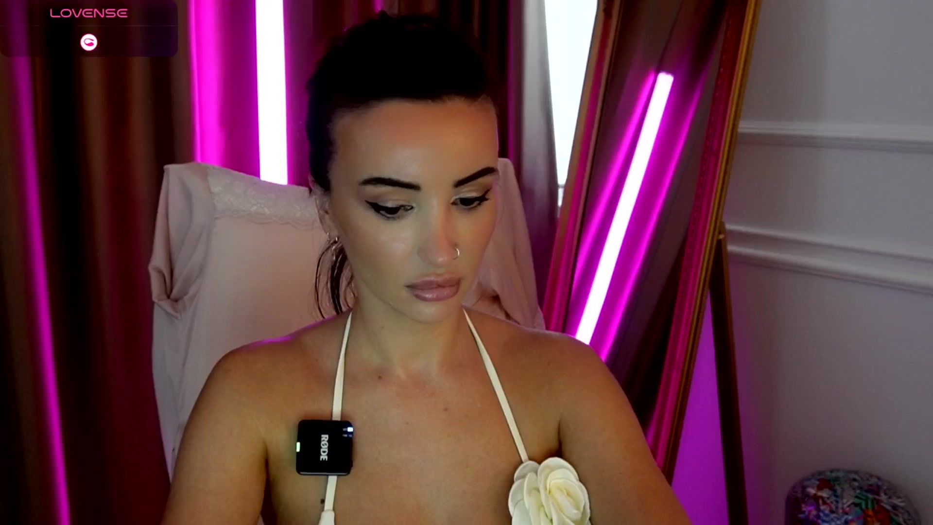Gallery image thumbnail from AlyssiaKENT1's myfreecams stream on, 09/05/2025, 17:00 image 1 of 20