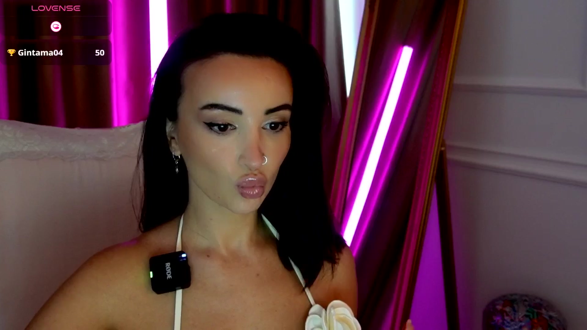 Gallery image thumbnail from AlyssiaKENT1's myfreecams stream on, 09/05/2025, 17:00 image 5 of 20