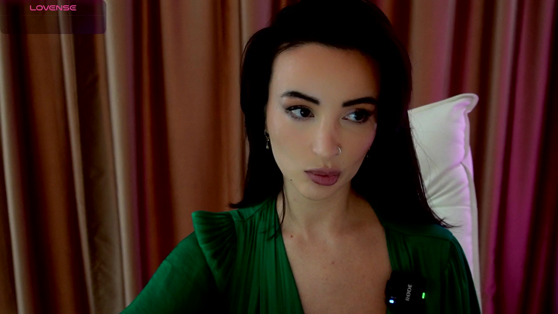 Gallery image thumbnail from AlyssiaKENT1's myfreecams stream on, 09/07/2025, 12:35 image 4 of 20