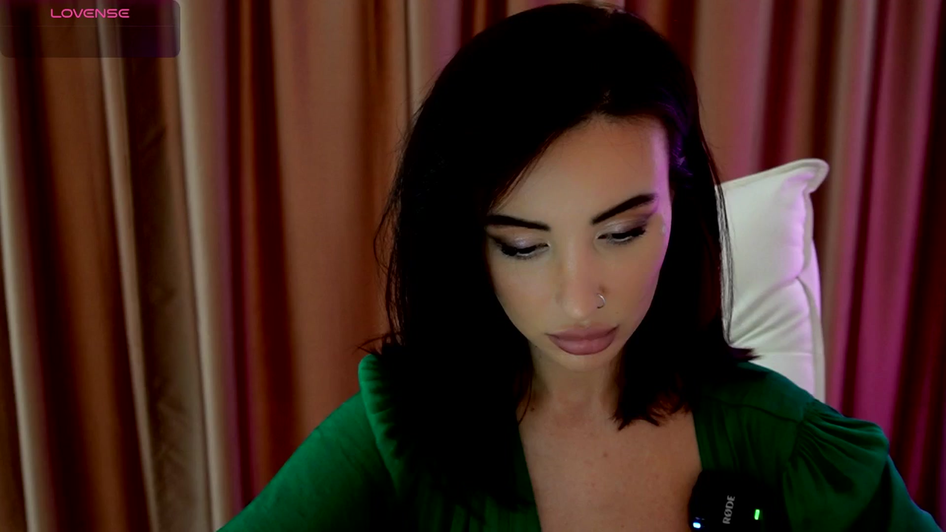 Gallery image thumbnail from AlyssiaKENT1's myfreecams stream on, 09/07/2025, 12:35 image 3 of 20