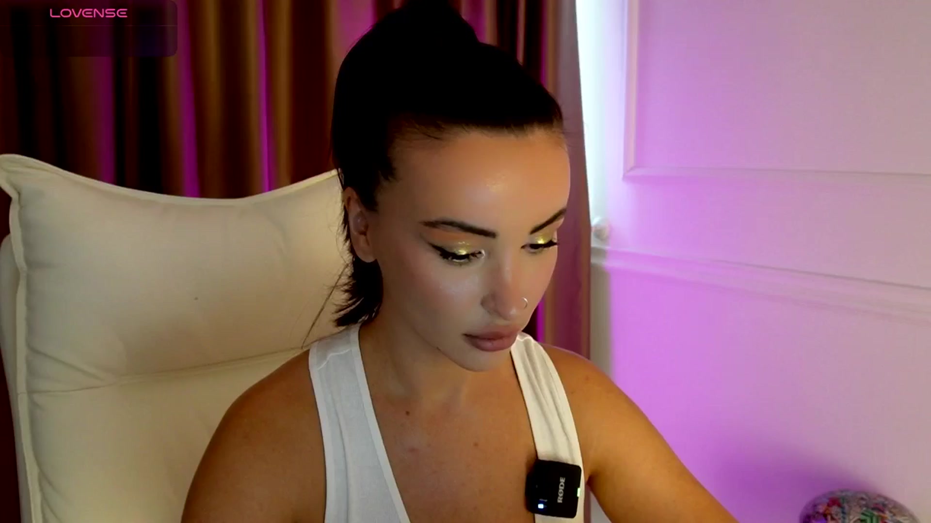 Gallery image thumbnail from AlyssiaKENT1's myfreecams stream on, 09/12/2025, 14:58 image 11 of 20