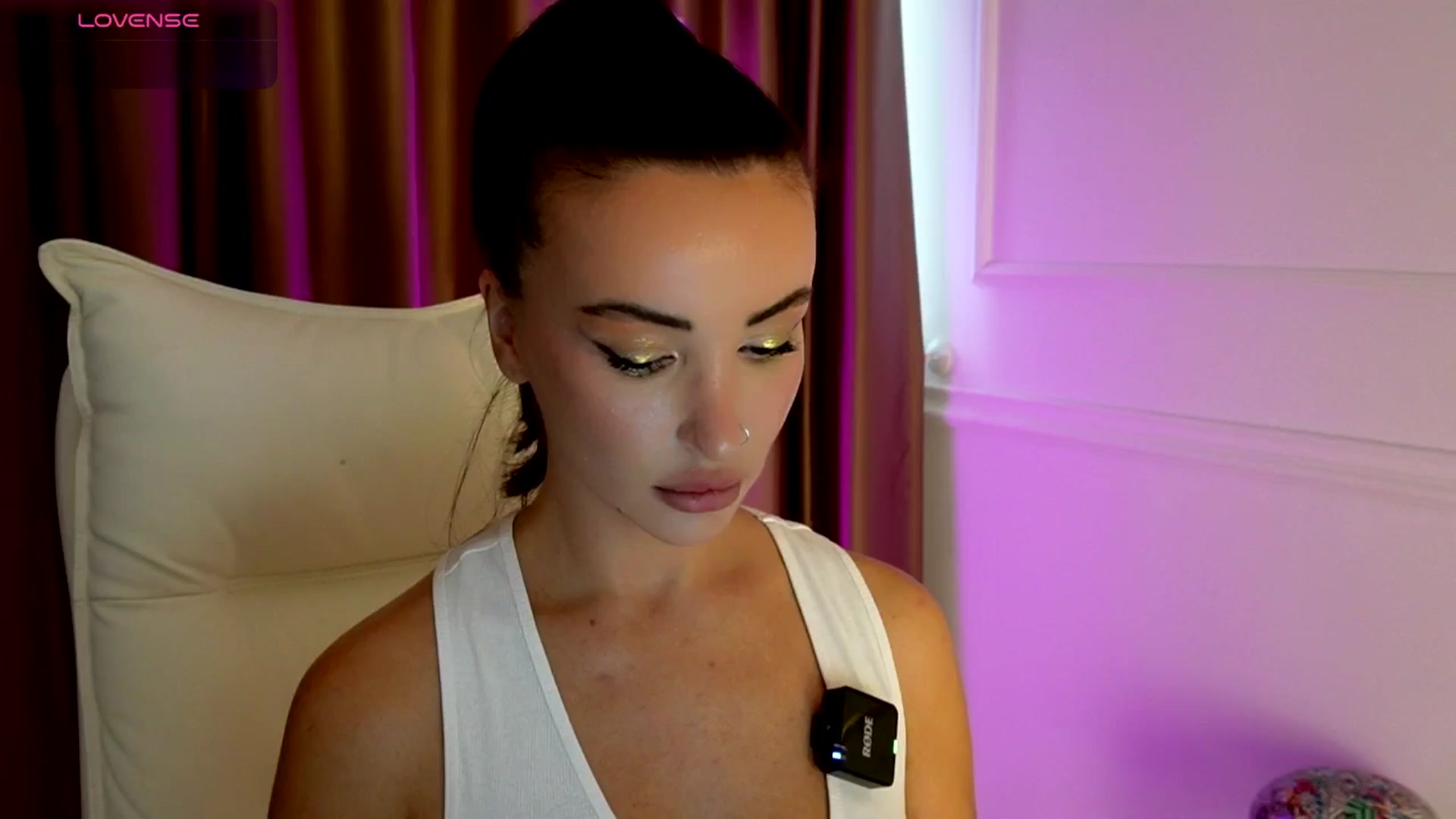 Gallery image thumbnail from AlyssiaKENT1's myfreecams stream on, 09/12/2025, 14:58 image 13 of 20