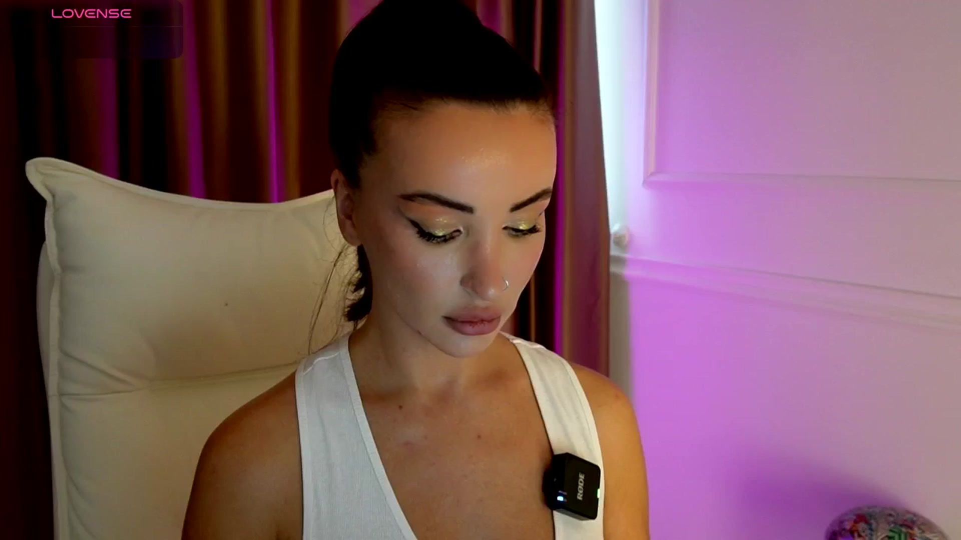 Gallery image thumbnail from AlyssiaKENT1's myfreecams stream on, 09/12/2025, 14:58 image 12 of 20
