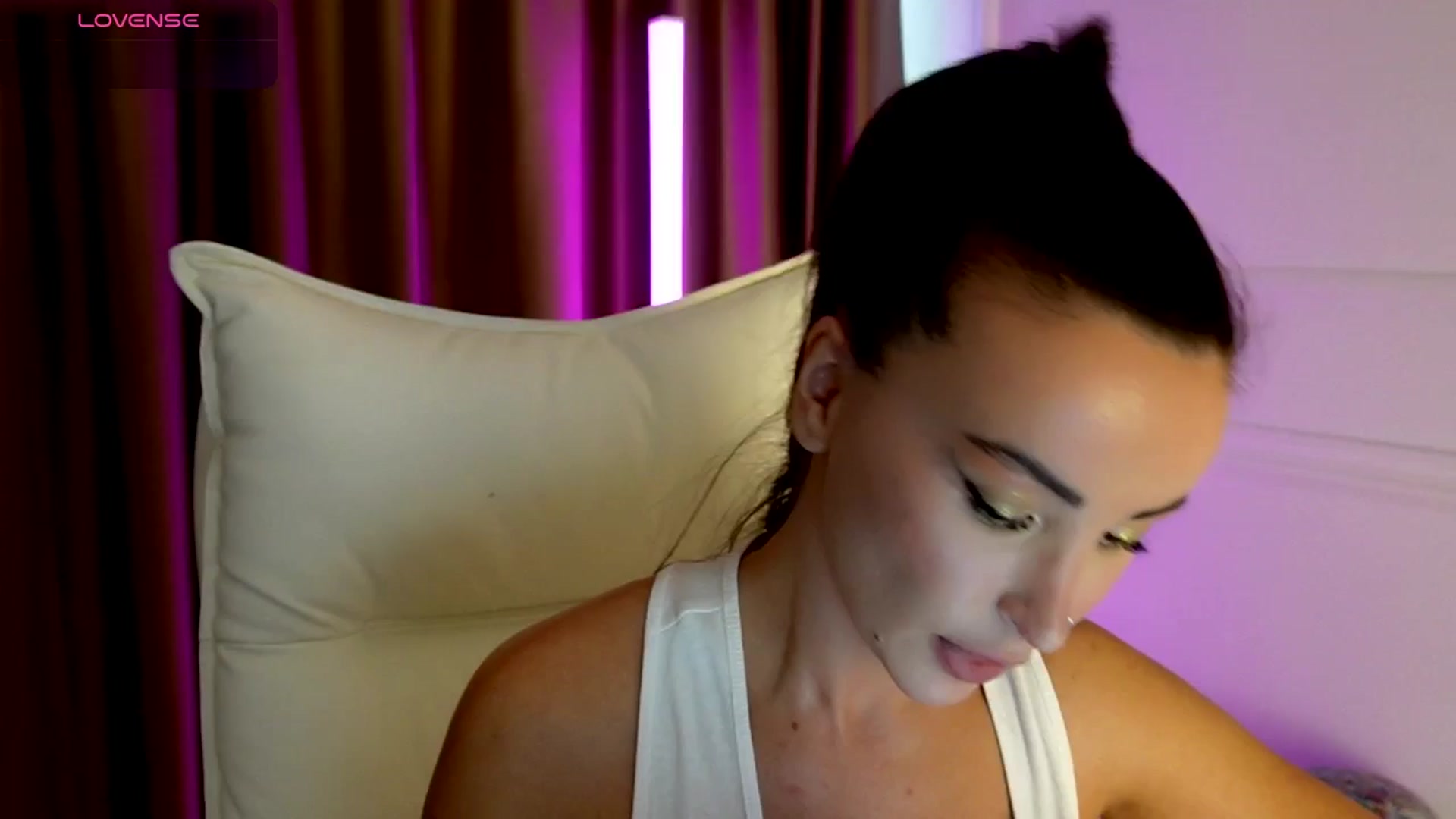 Gallery image thumbnail from AlyssiaKENT1's myfreecams stream on, 09/12/2025, 14:58 image 17 of 20