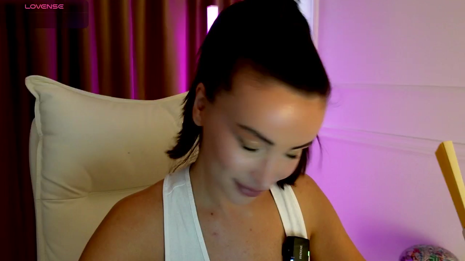 Gallery image thumbnail from AlyssiaKENT1's myfreecams stream on, 09/12/2025, 14:58 image 8 of 20