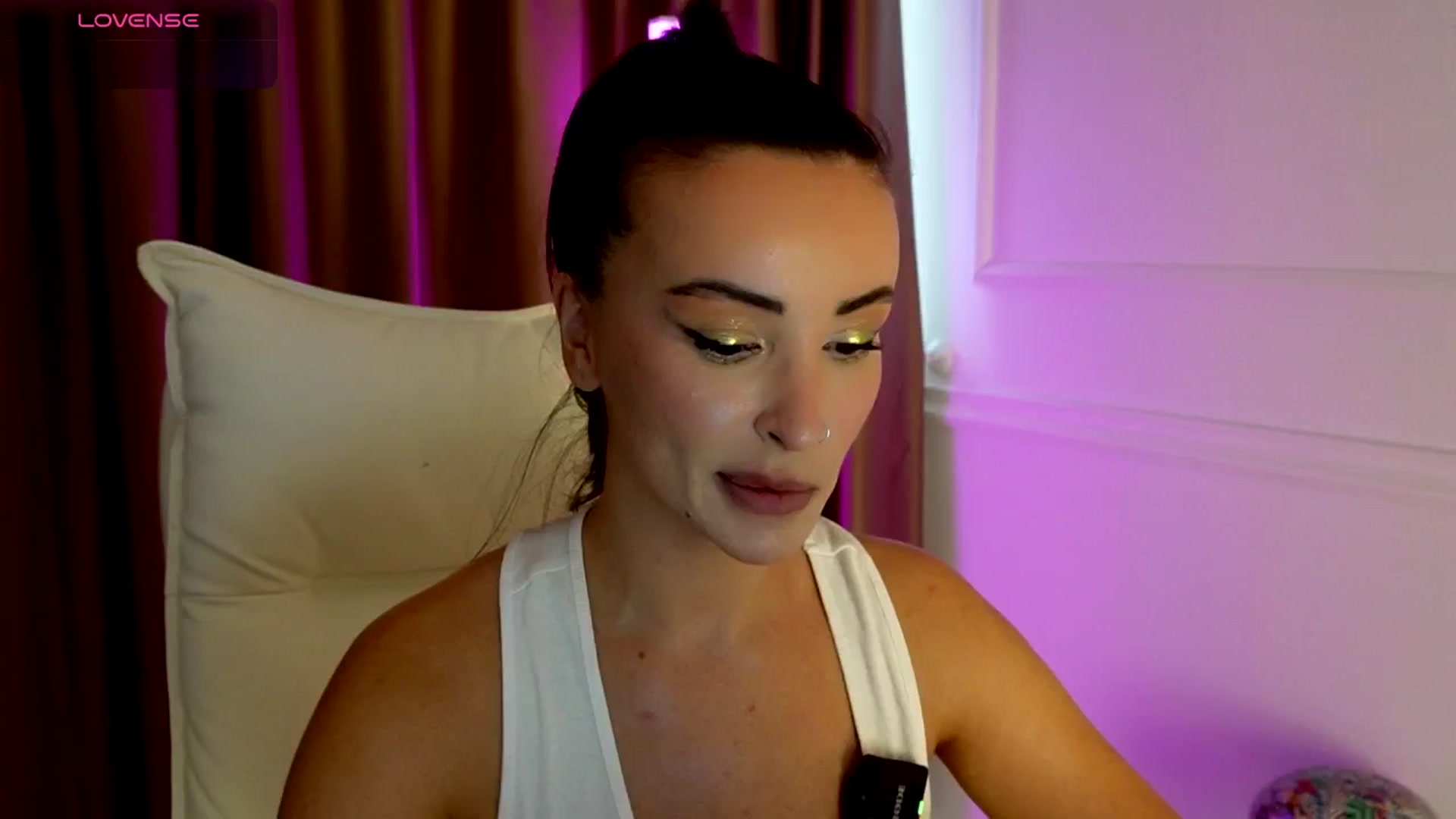 Gallery image thumbnail from AlyssiaKENT1's myfreecams stream on, 09/12/2025, 14:58 image 14 of 20