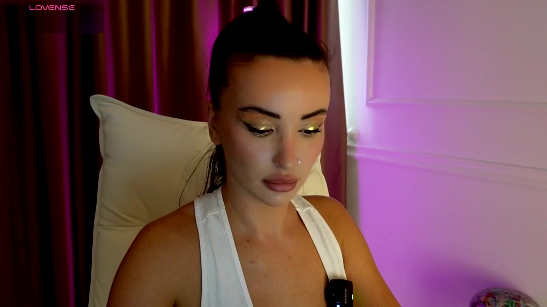 Gallery image thumbnail from AlyssiaKENT1's myfreecams stream on, 09/12/2025, 17:18 image 6 of 20