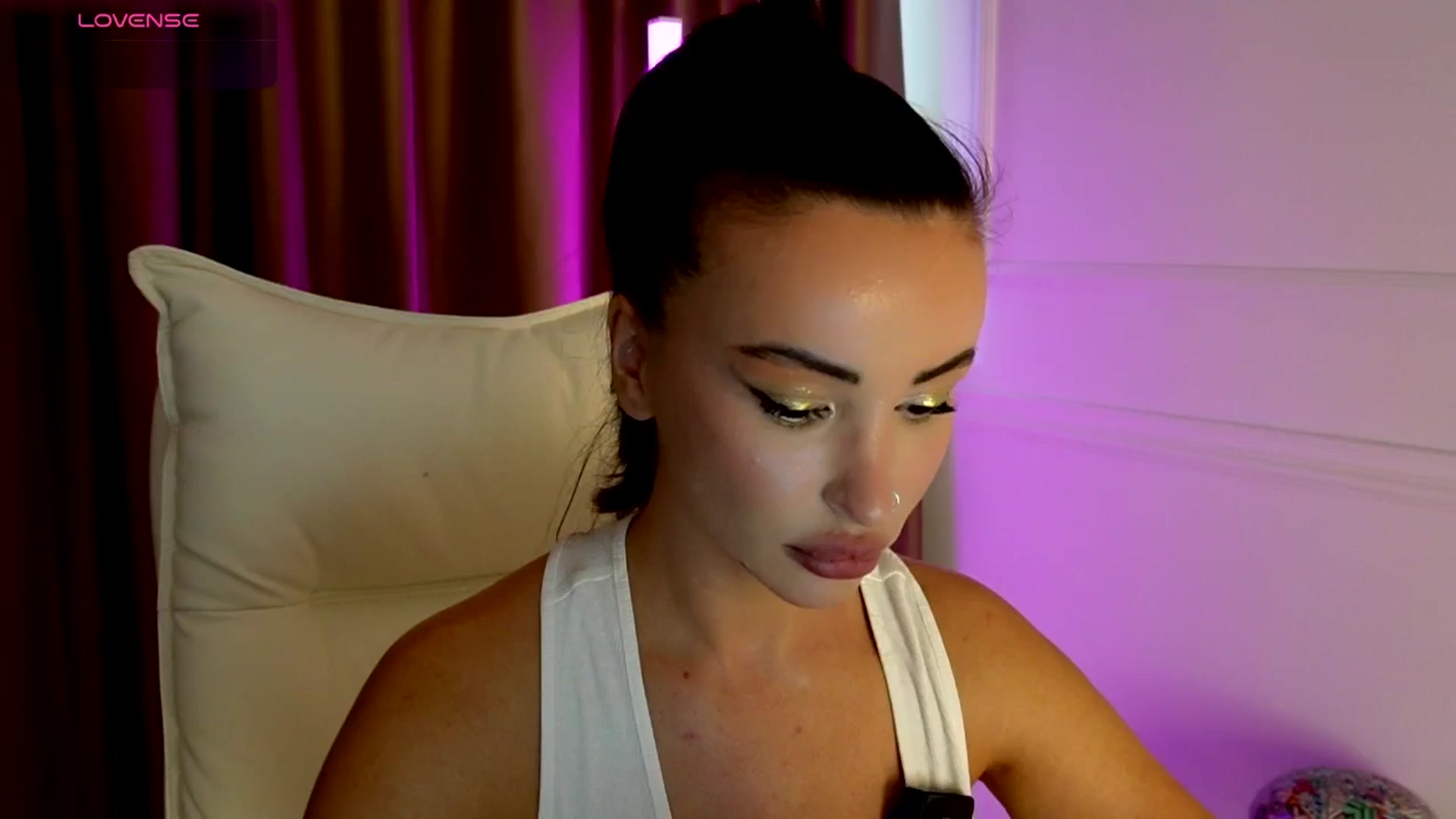 Gallery image thumbnail from AlyssiaKENT1's myfreecams stream on, 09/12/2025, 17:18 image 2 of 20