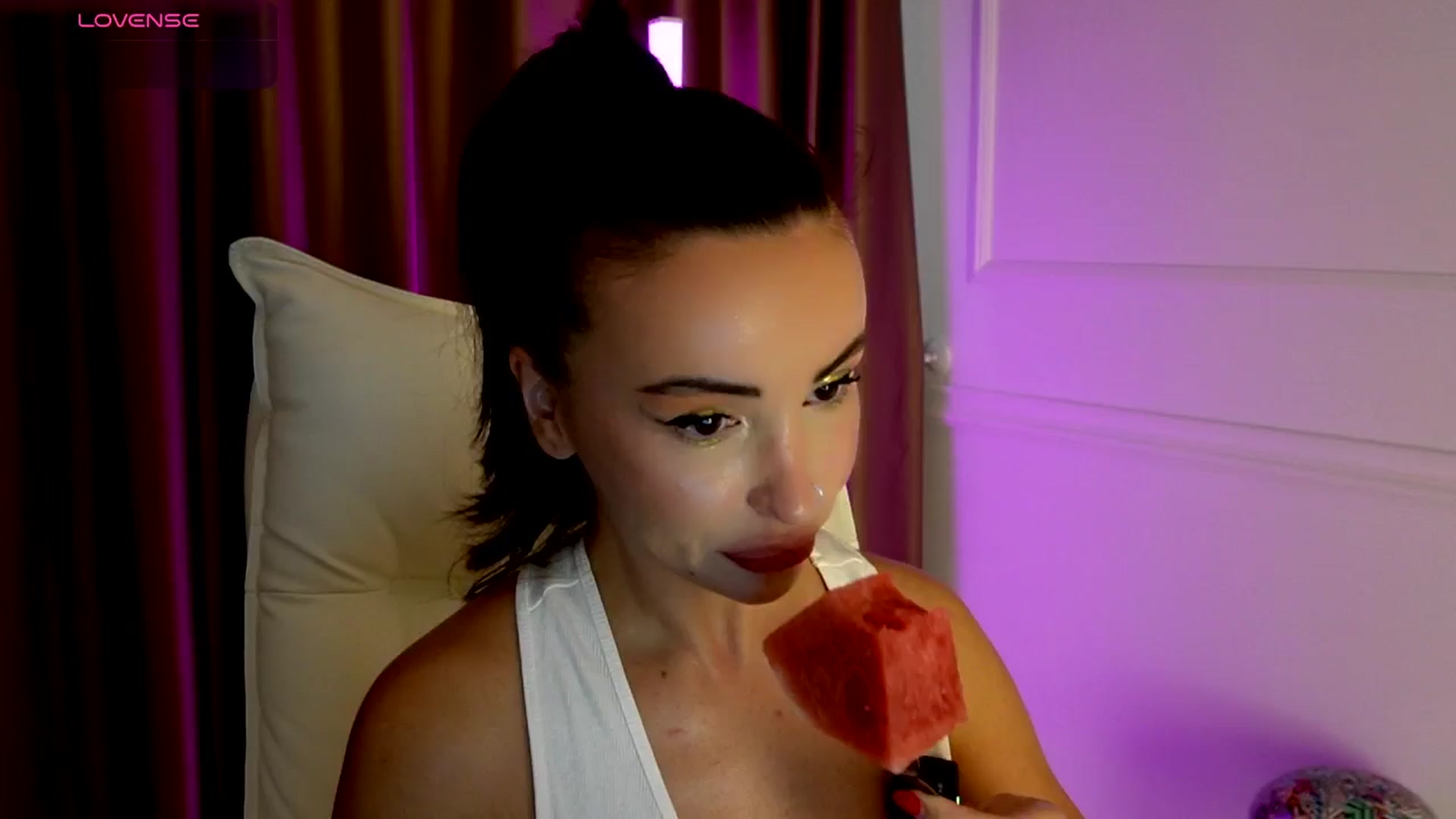 Gallery image thumbnail from AlyssiaKENT1's myfreecams stream on, 09/12/2025, 17:18 image 14 of 20