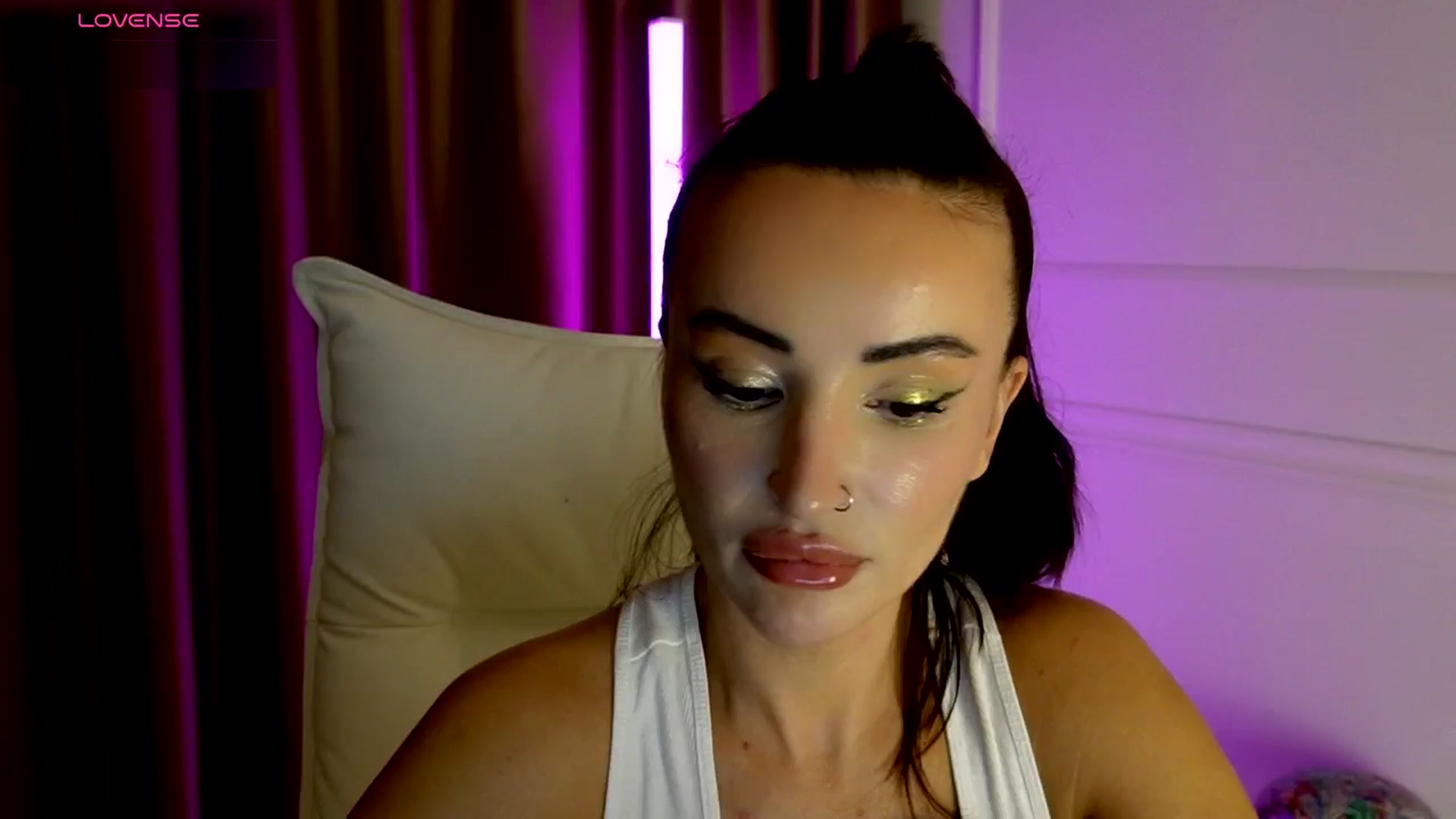 Gallery image thumbnail from AlyssiaKENT1's myfreecams stream on, 09/12/2025, 17:18 image 18 of 20