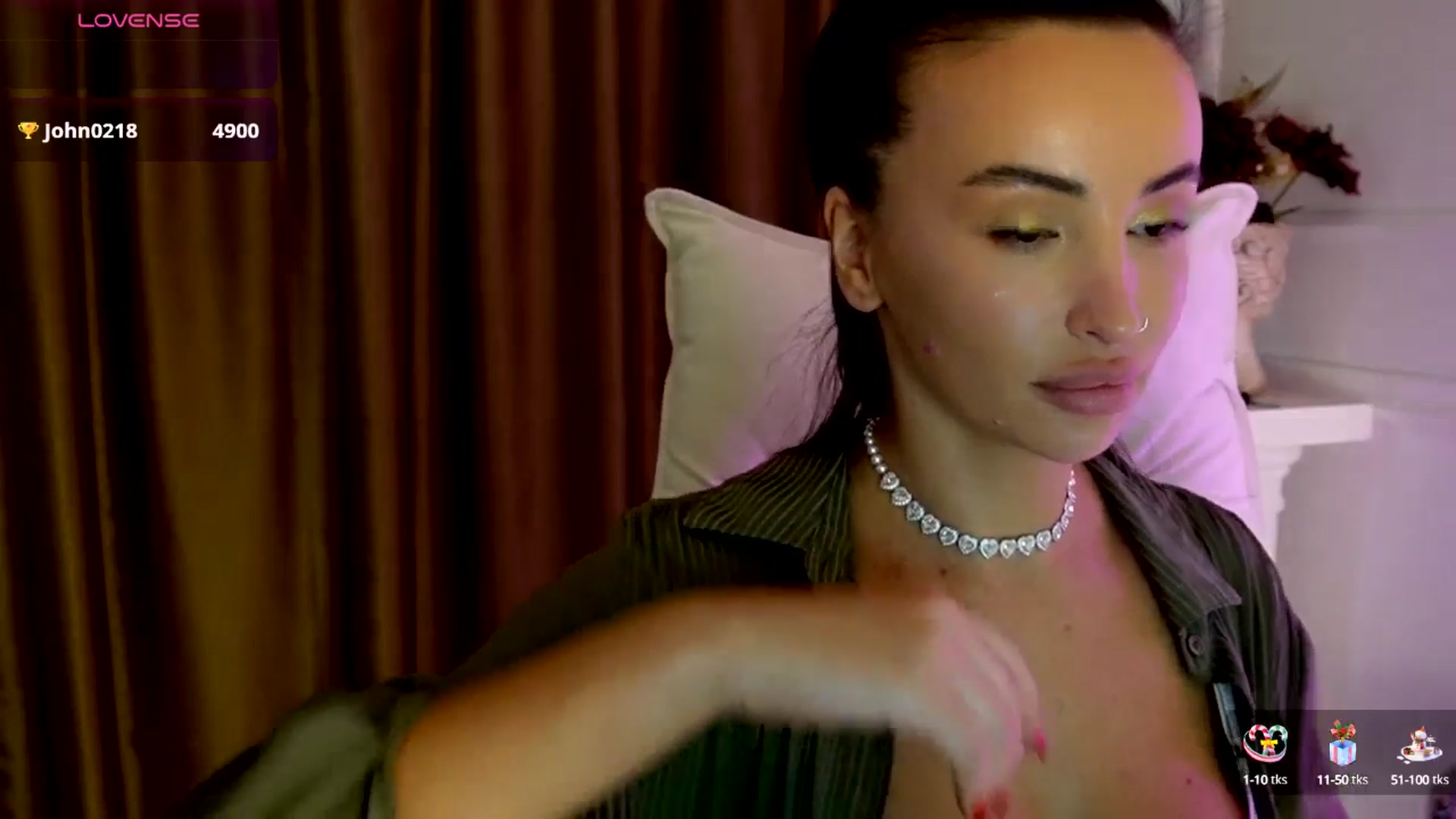 Gallery image thumbnail from AlyssiaKENT1's myfreecams stream on, 09/15/2025, 16:24 image 12 of 20