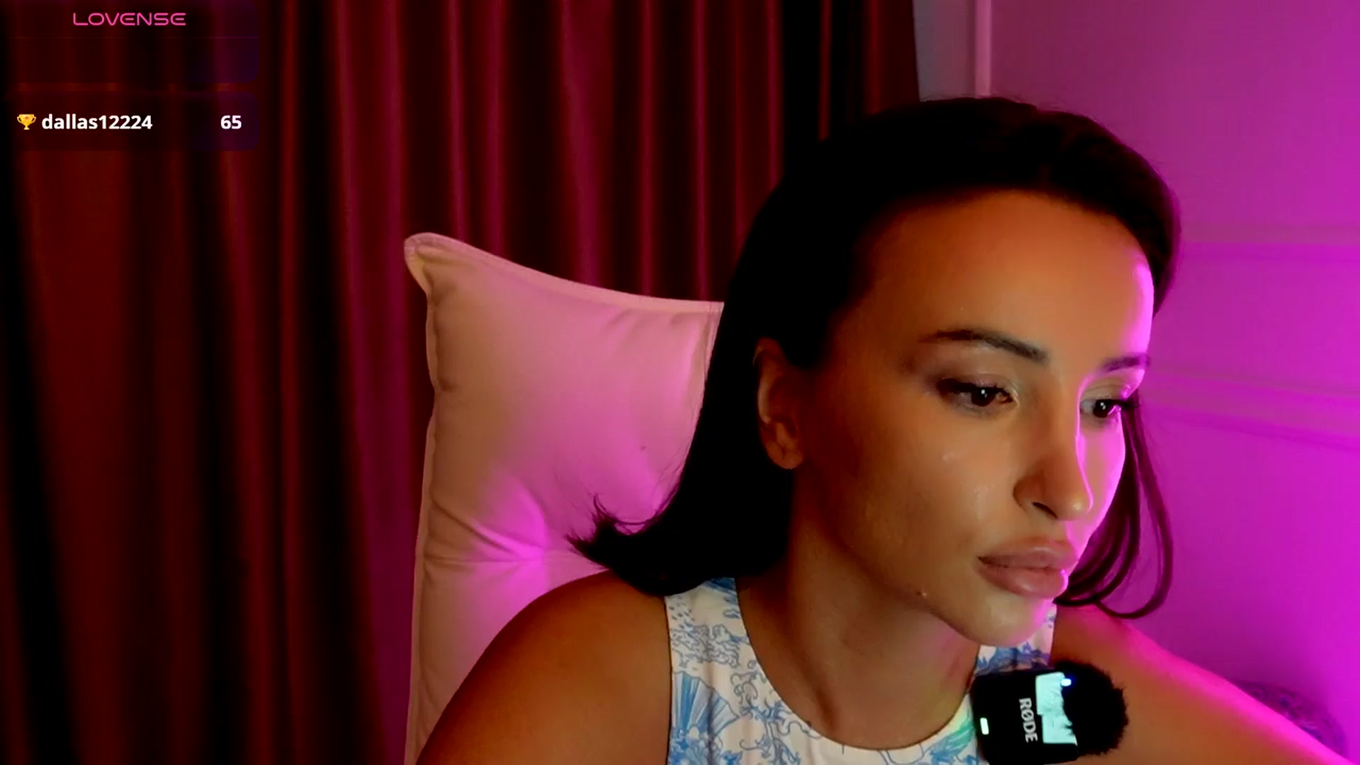 Gallery image thumbnail from AlyssiaKENT1's myfreecams stream on, 09/17/2025, 16:45 image 18 of 20