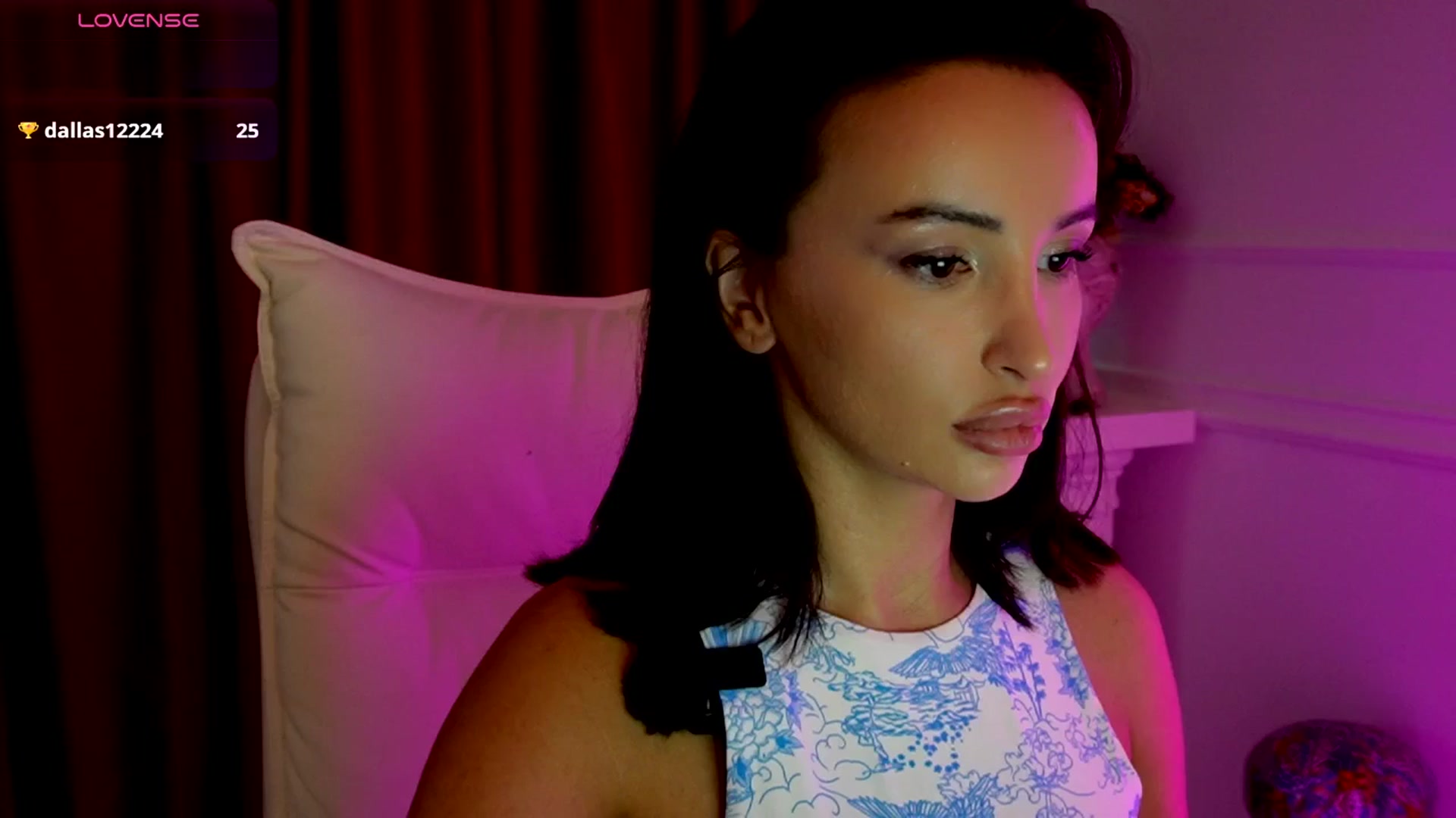 Gallery image thumbnail from AlyssiaKENT1's myfreecams stream on, 09/17/2025, 16:45 image 1 of 20