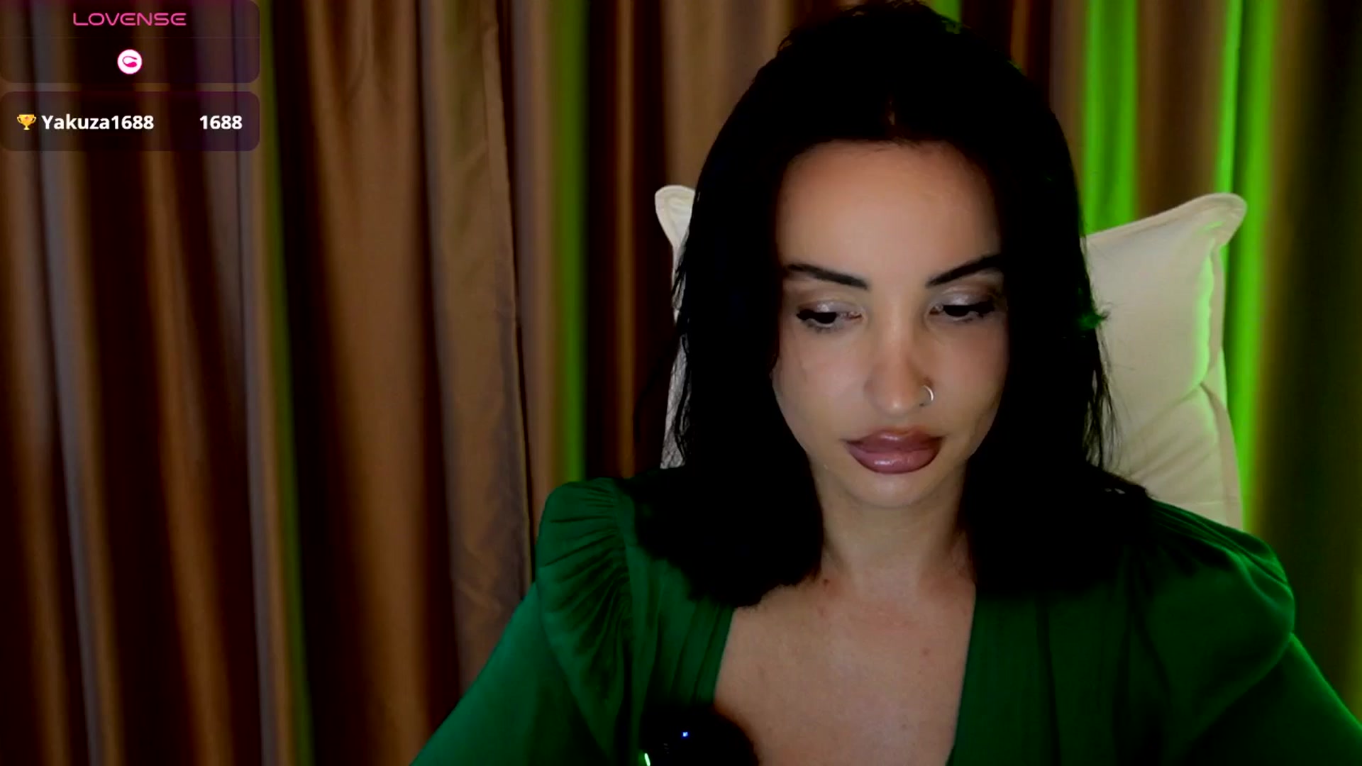 Gallery image thumbnail from AlyssiaKENT1's myfreecams stream on, 09/19/2025, 16:11 image 8 of 20