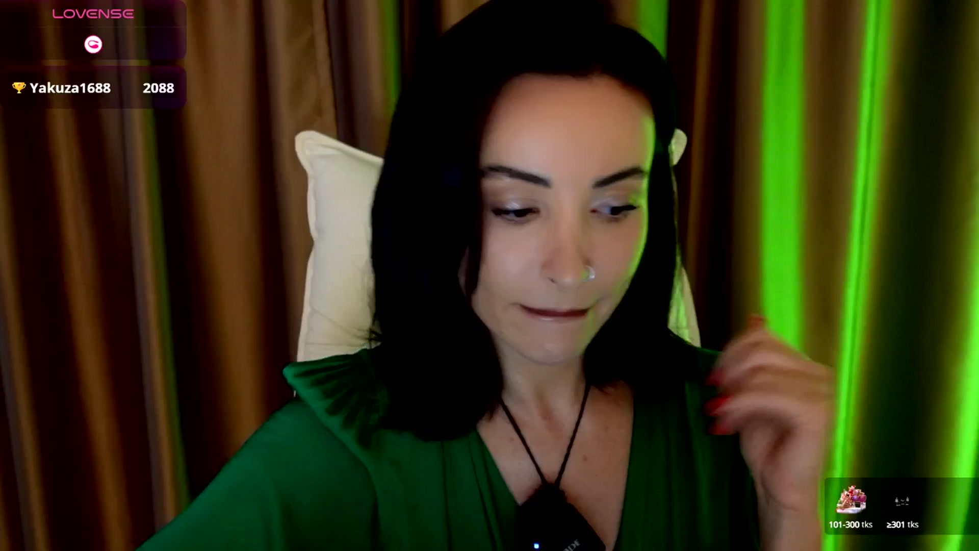 Gallery image thumbnail from AlyssiaKENT1's myfreecams stream on, 09/19/2025, 16:11 image 13 of 20