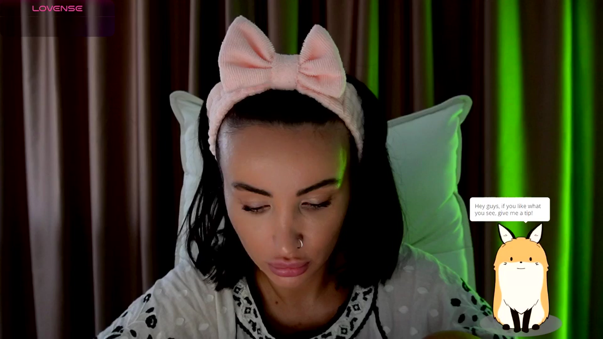 Gallery image thumbnail from AlyssiaKENT1's myfreecams stream on, 09/21/2025, 09:22 image 4 of 20