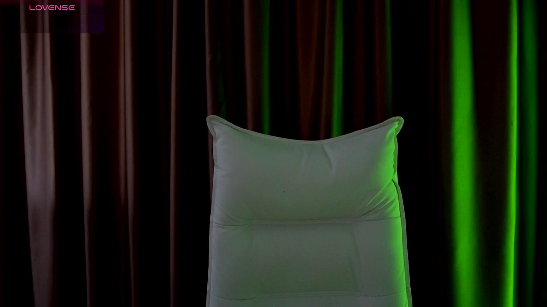 Gallery image thumbnail from AlyssiaKENT1's myfreecams stream on, 09/21/2025, 09:22 image 2 of 20
