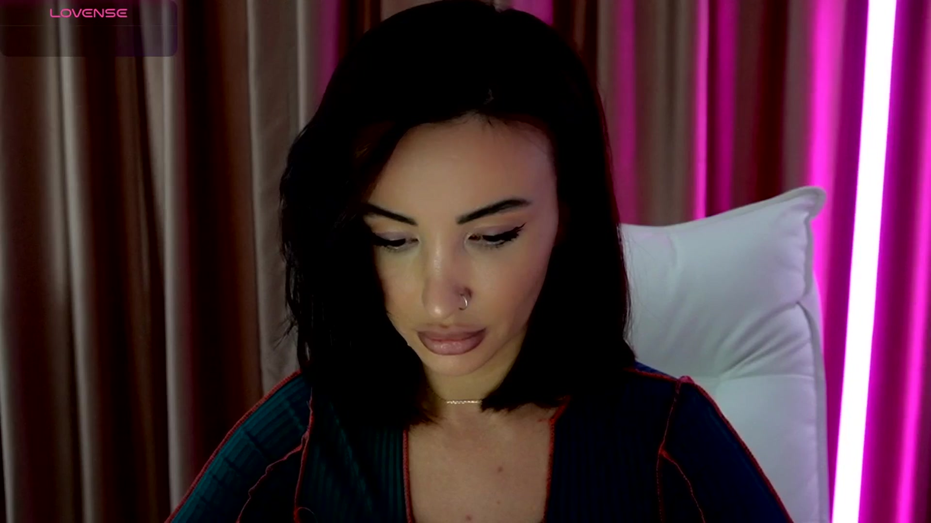 Gallery image thumbnail from AlyssiaKENT1's myfreecams stream on, 09/28/2025, 08:55 image 3 of 20