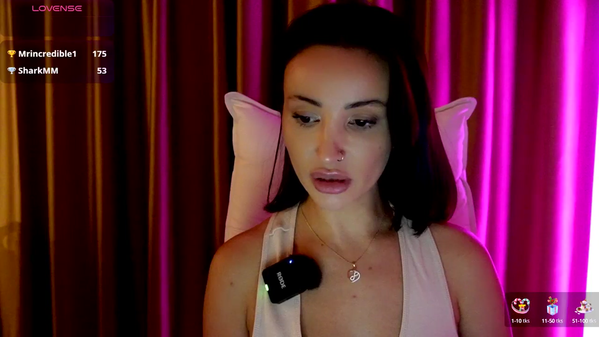 Gallery image thumbnail from AlyssiaKENT1's myfreecams stream on, 09/29/2025, 17:22 image 19 of 20