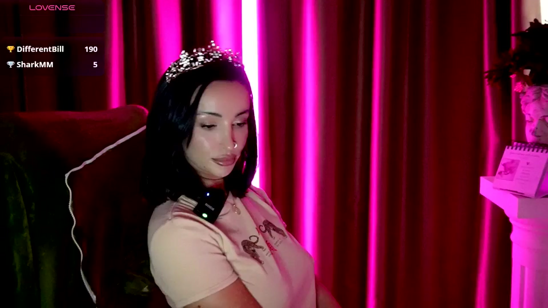 Gallery image thumbnail from AlyssiaKENT1's myfreecams stream on, 10/05/2025, 18:38 image 8 of 20