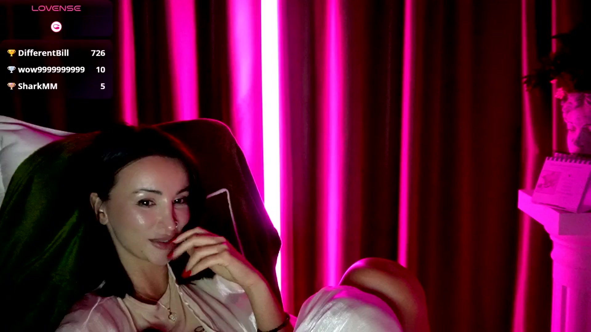 Gallery image thumbnail from AlyssiaKENT1's myfreecams stream on, 10/05/2025, 18:38 image 16 of 20