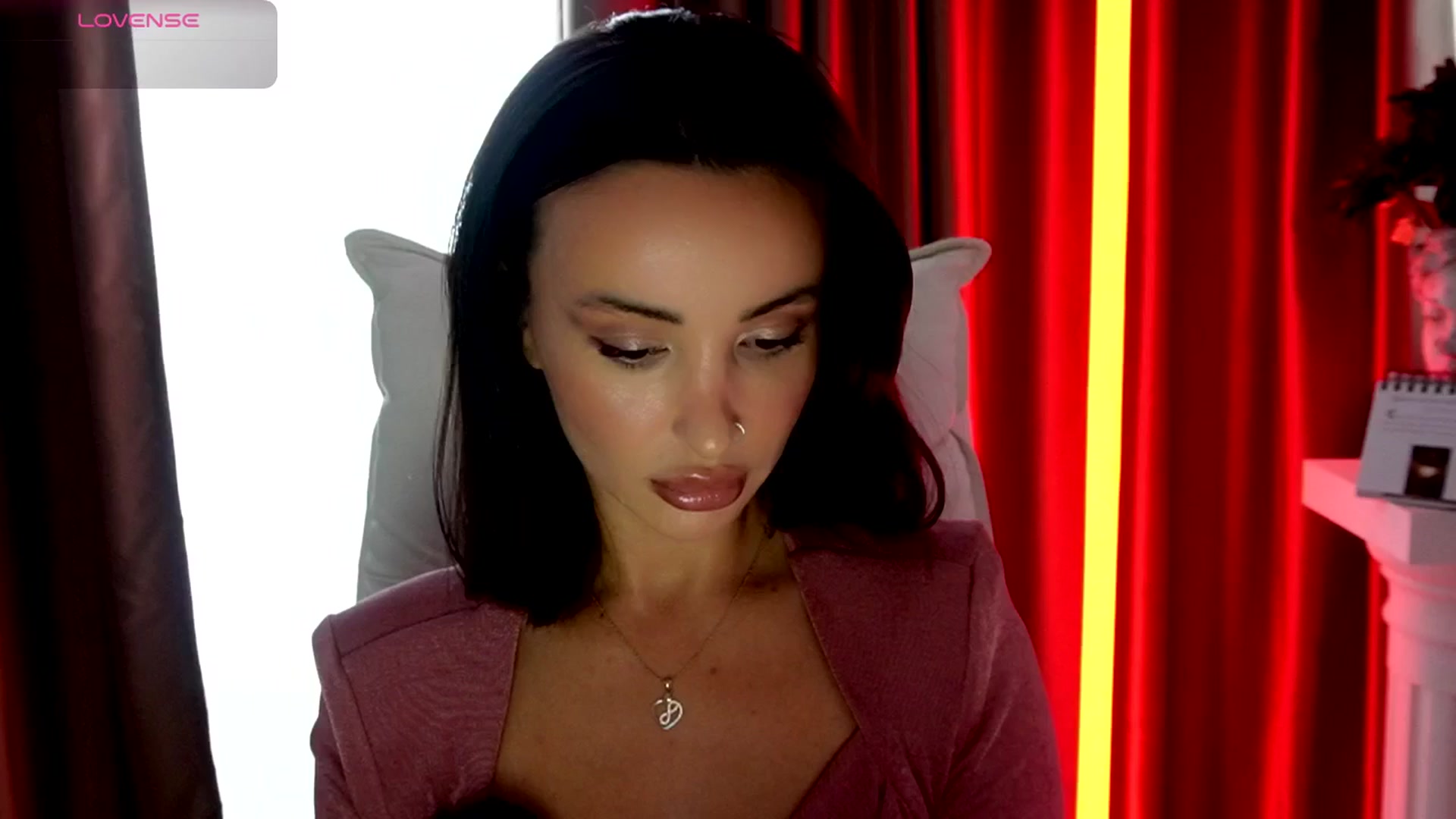Gallery image thumbnail from AlyssiaKENT1's myfreecams stream on, 10/08/2025, 13:06 image 1 of 20