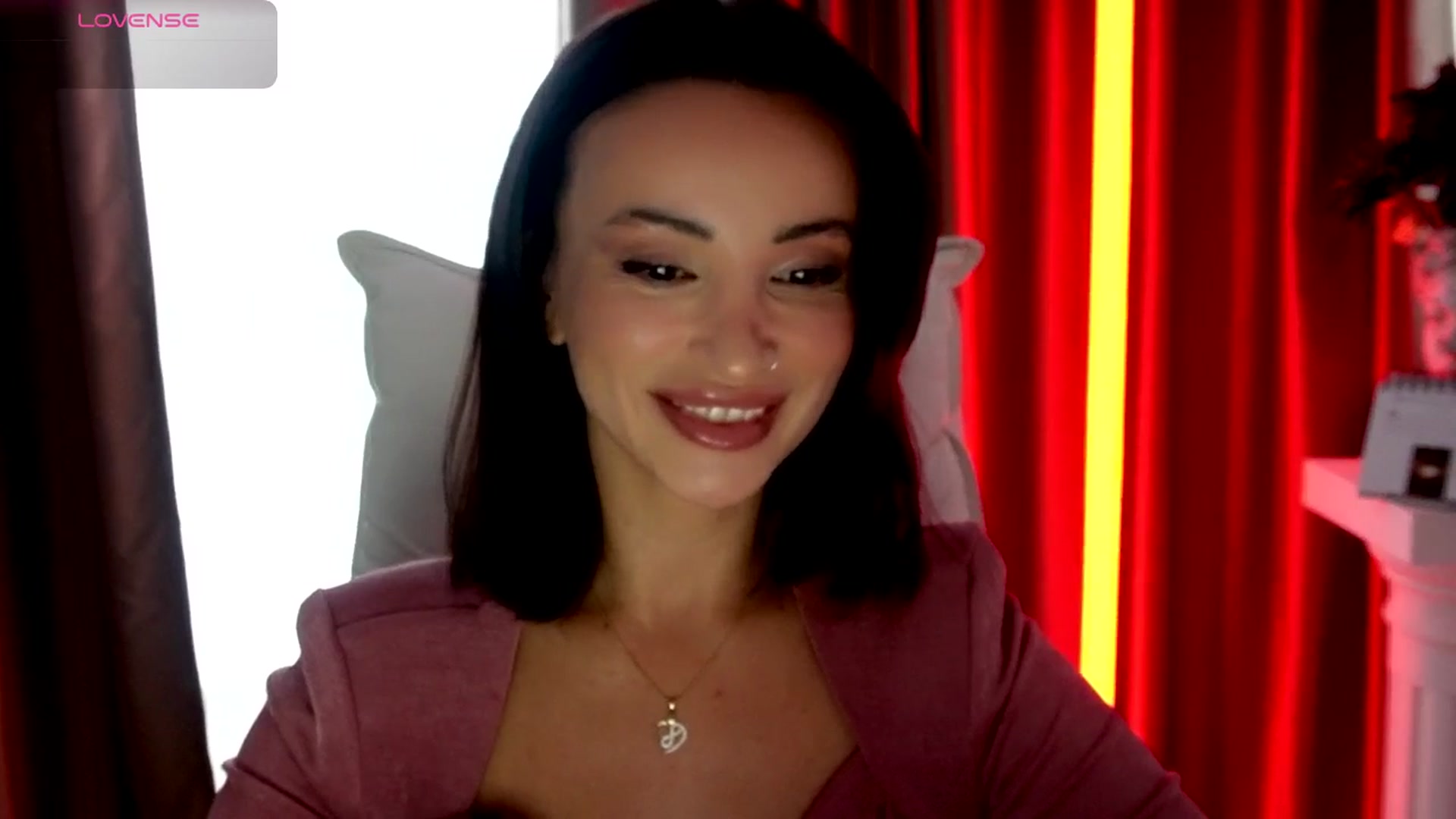 Gallery image thumbnail from AlyssiaKENT1's myfreecams stream on, 10/08/2025, 13:06 image 2 of 20