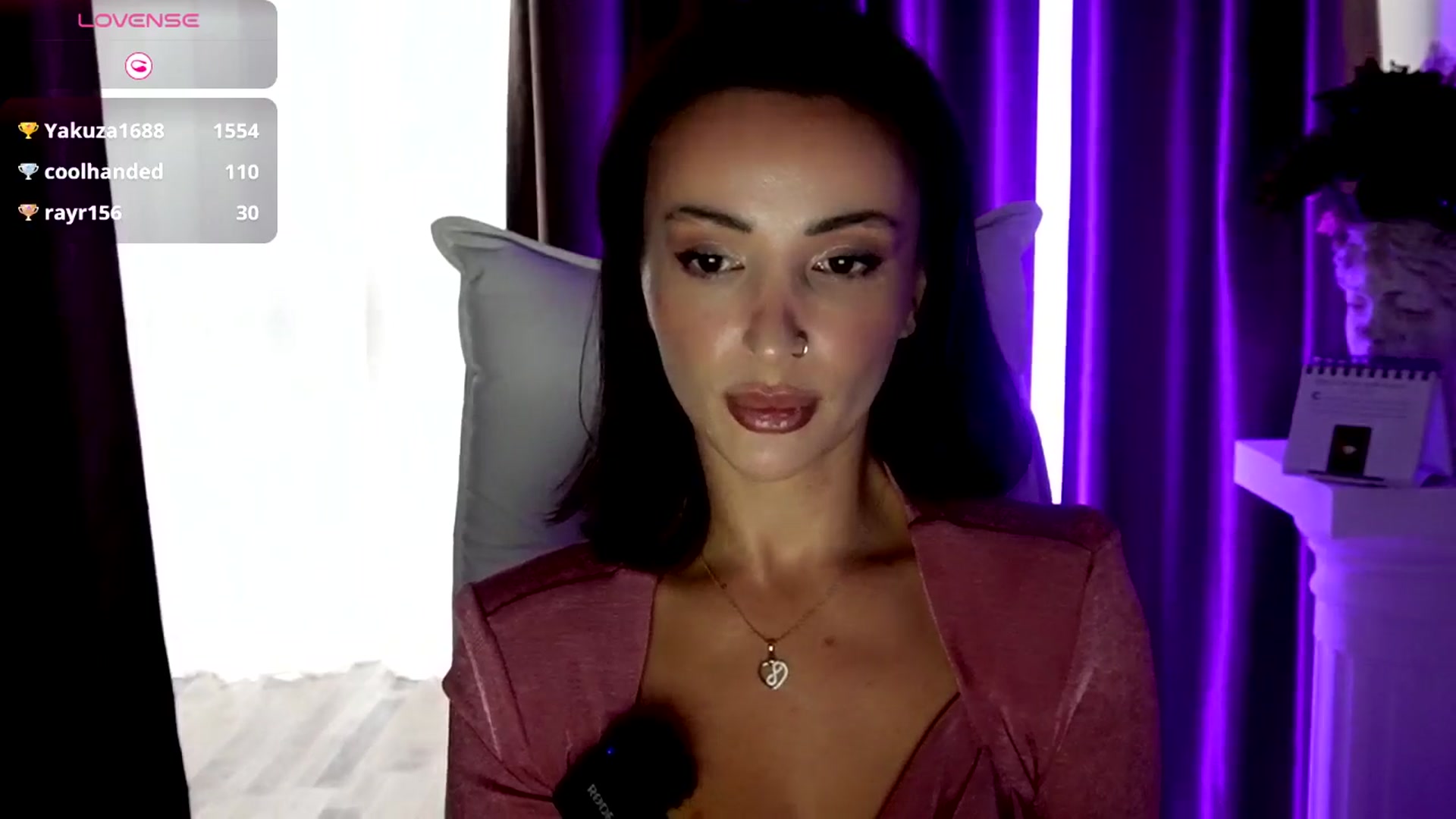 Gallery image thumbnail from AlyssiaKENT1's myfreecams stream on, 10/08/2025, 15:18 image 16 of 20