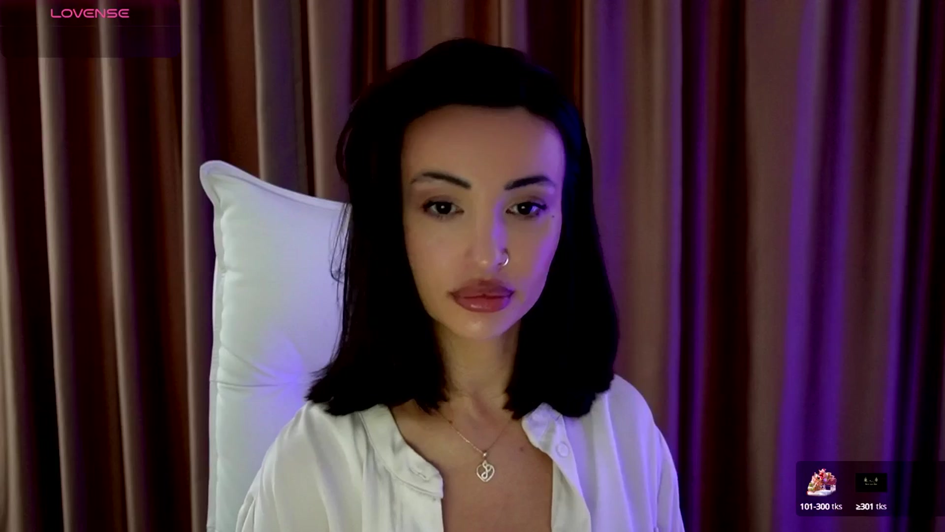 Gallery image thumbnail from AlyssiaKENT1's myfreecams stream on, 10/12/2025, 09:59 image 6 of 20
