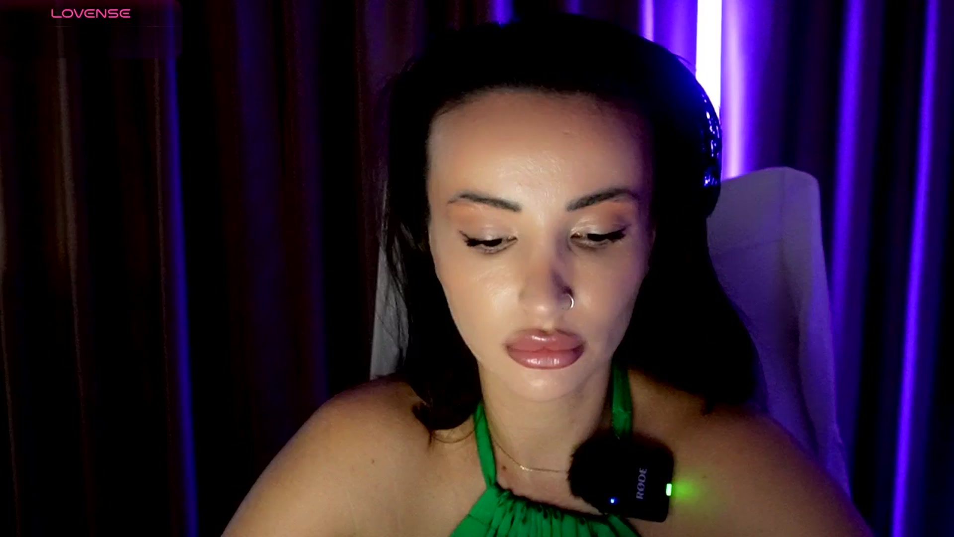 Gallery image thumbnail from AlyssiaKENT1's myfreecams stream on, 10/13/2025, 17:42 image 5 of 20