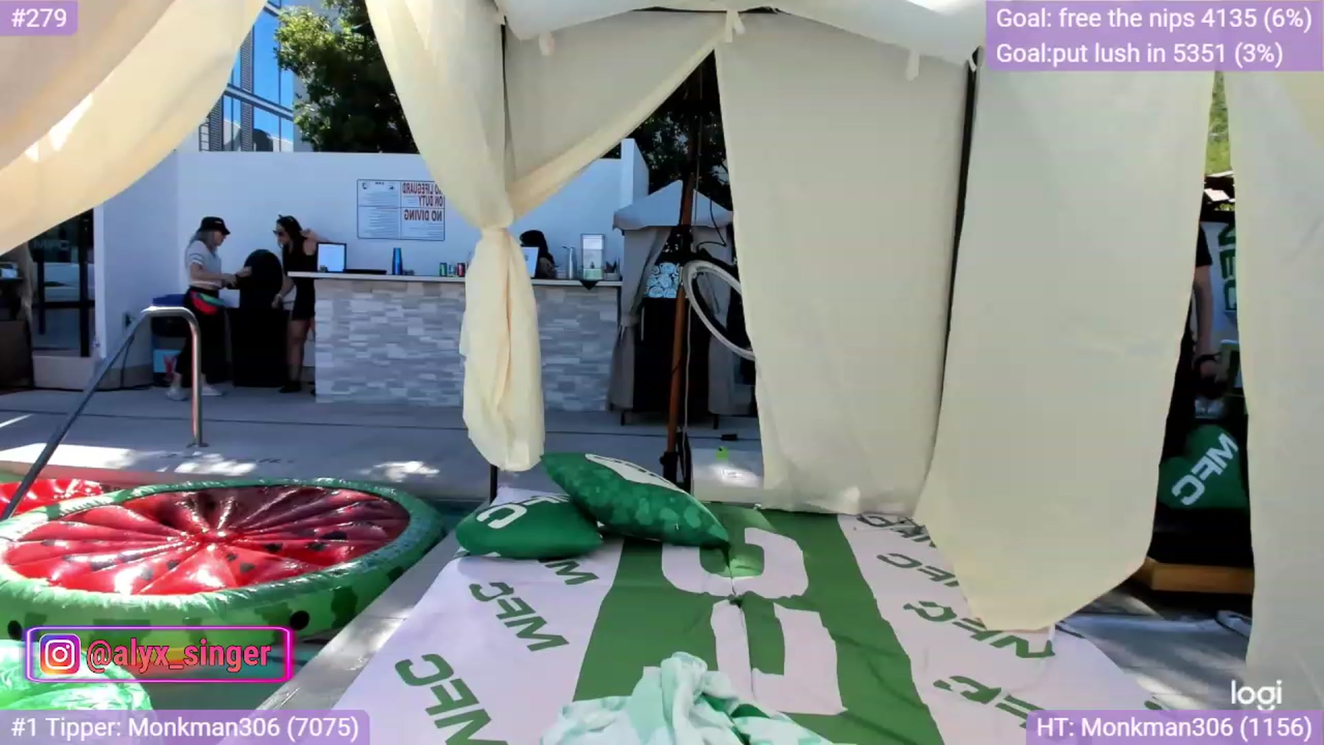 Gallery image thumbnail from Alyx_Singer's myfreecams stream on, 10/11/2023, 24:58 image 4 of 20