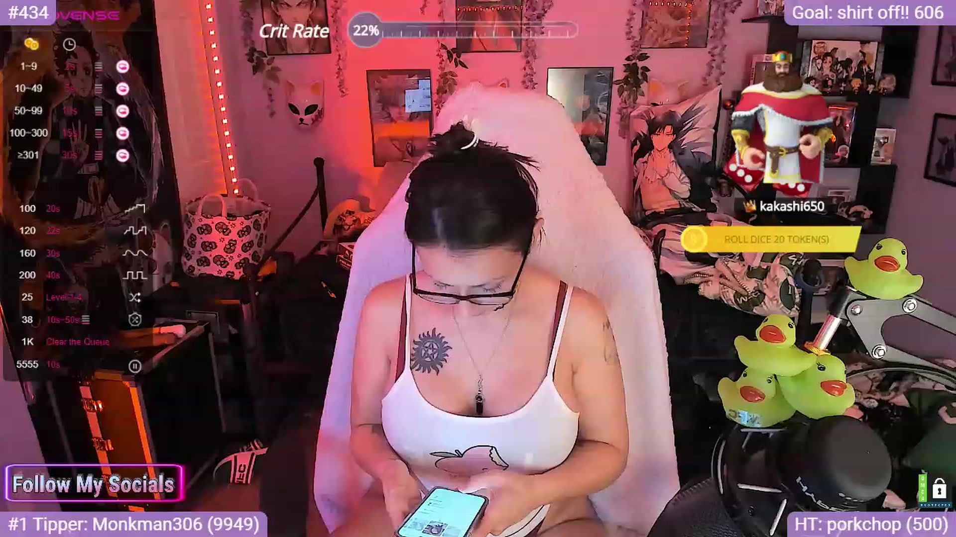 Gallery image thumbnail from Alyx_Singer's myfreecams stream on, 10/17/2023, 06:16 image 18 of 20