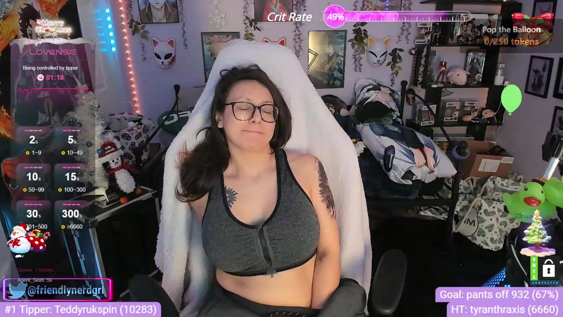 Gallery image thumbnail from Alyx_Singer's myfreecams stream on, 12/19/2023, 23:48 image 14 of 20