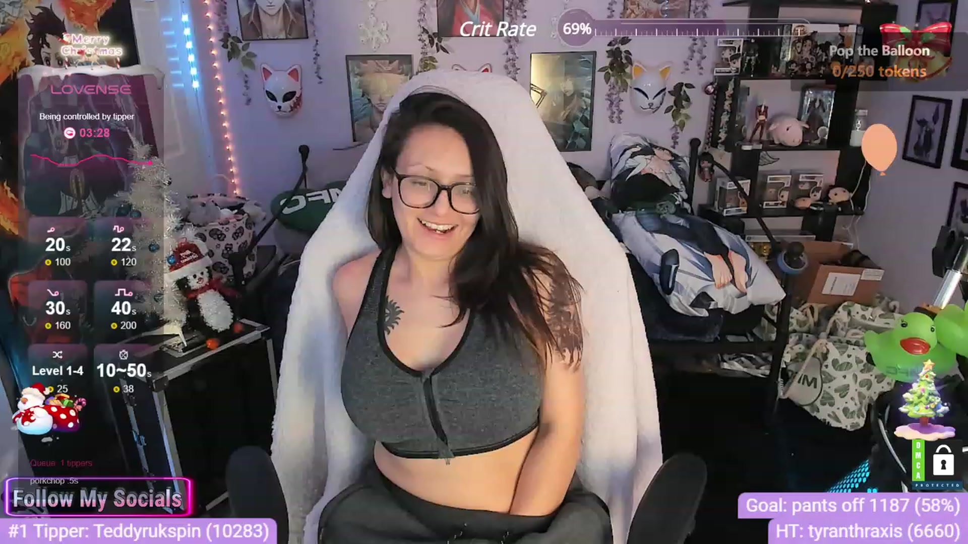 Gallery image thumbnail from Alyx_Singer's myfreecams stream on, 12/19/2023, 23:48 image 13 of 20