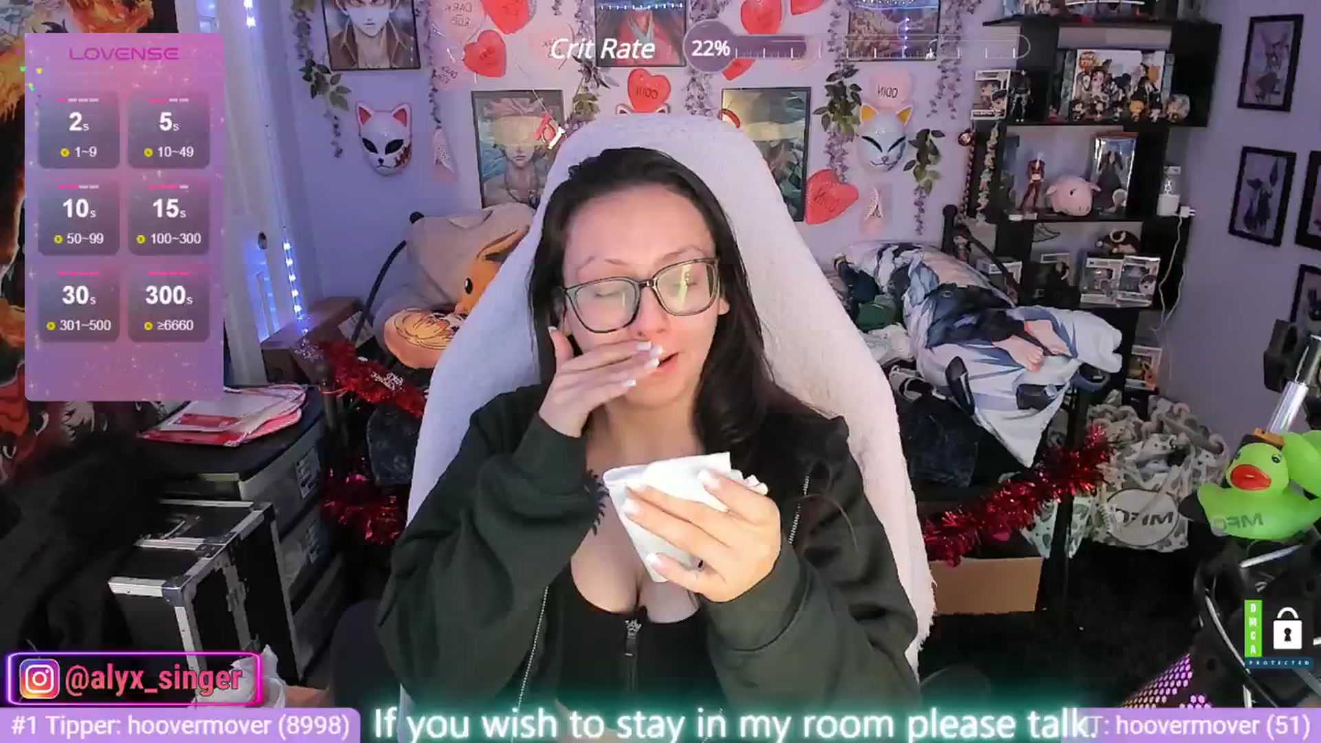 Gallery image thumbnail from Alyx_Singer's myfreecams stream on, 01/19/2024, 21:23 image 9 of 20