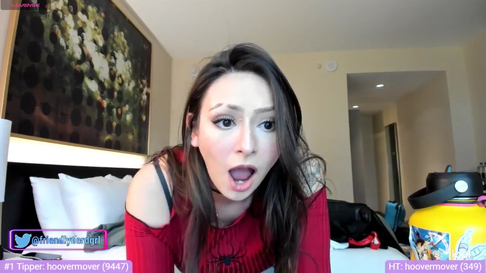 Gallery image thumbnail from Alyx_Singer's myfreecams stream on, 01/24/2024, 24:30 image 8 of 20