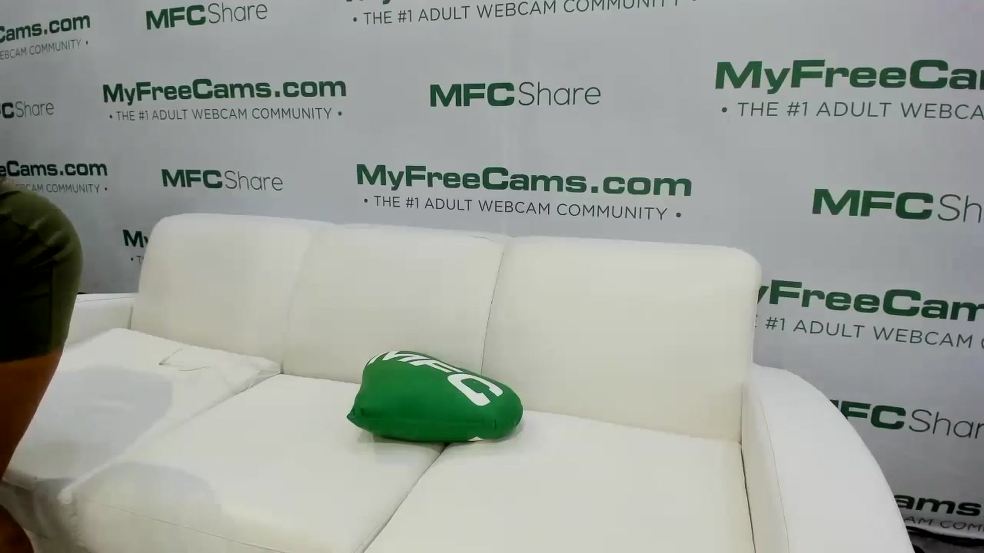 Gallery image thumbnail from Alyx_Singer's myfreecams stream on, 01/25/2024, 01:11 image 8 of 20