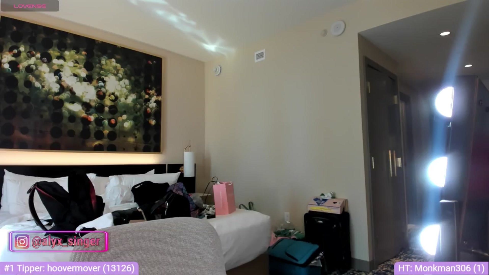 Gallery image thumbnail from Alyx_Singer's myfreecams stream on, 01/27/2024, 21:26 image 1 of 20