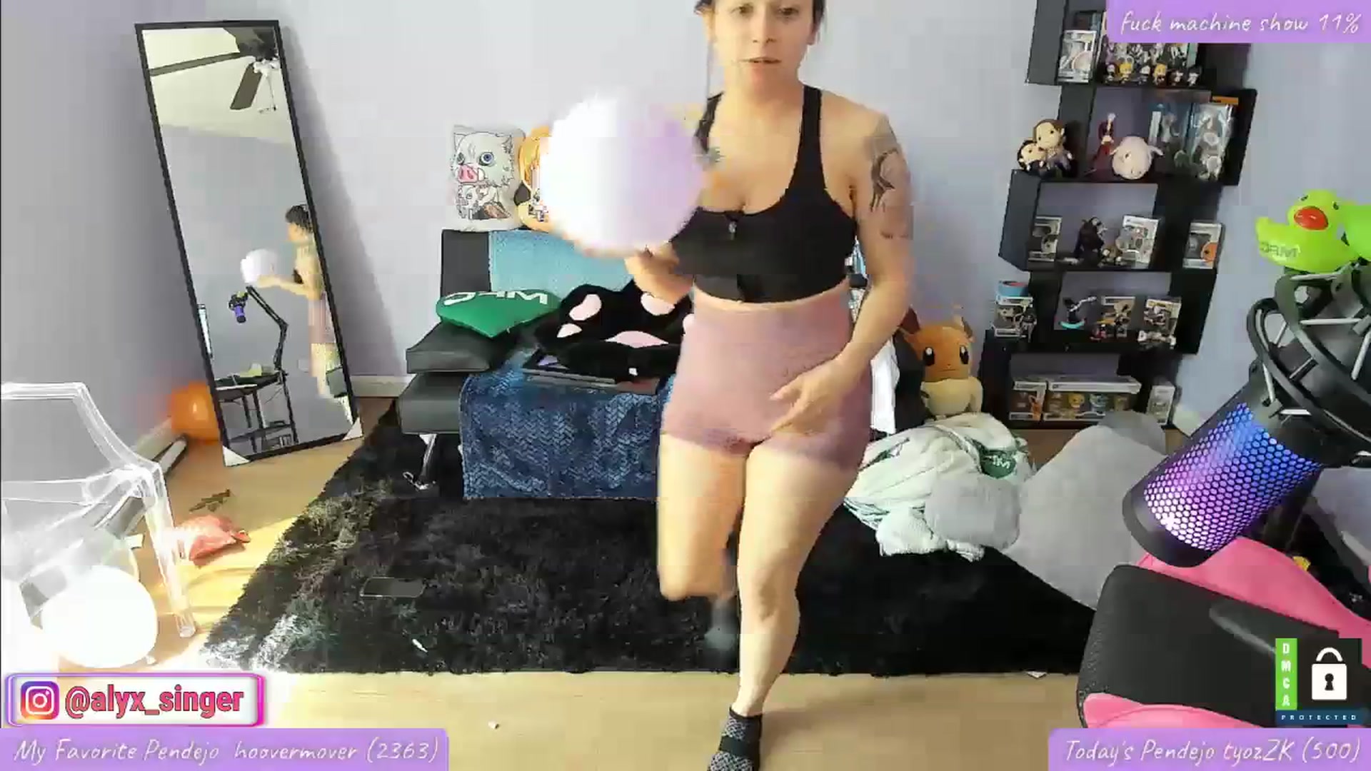 Gallery image thumbnail from Alyx_Singer's myfreecams stream on, 04/09/2024, 20:48 image 10 of 20