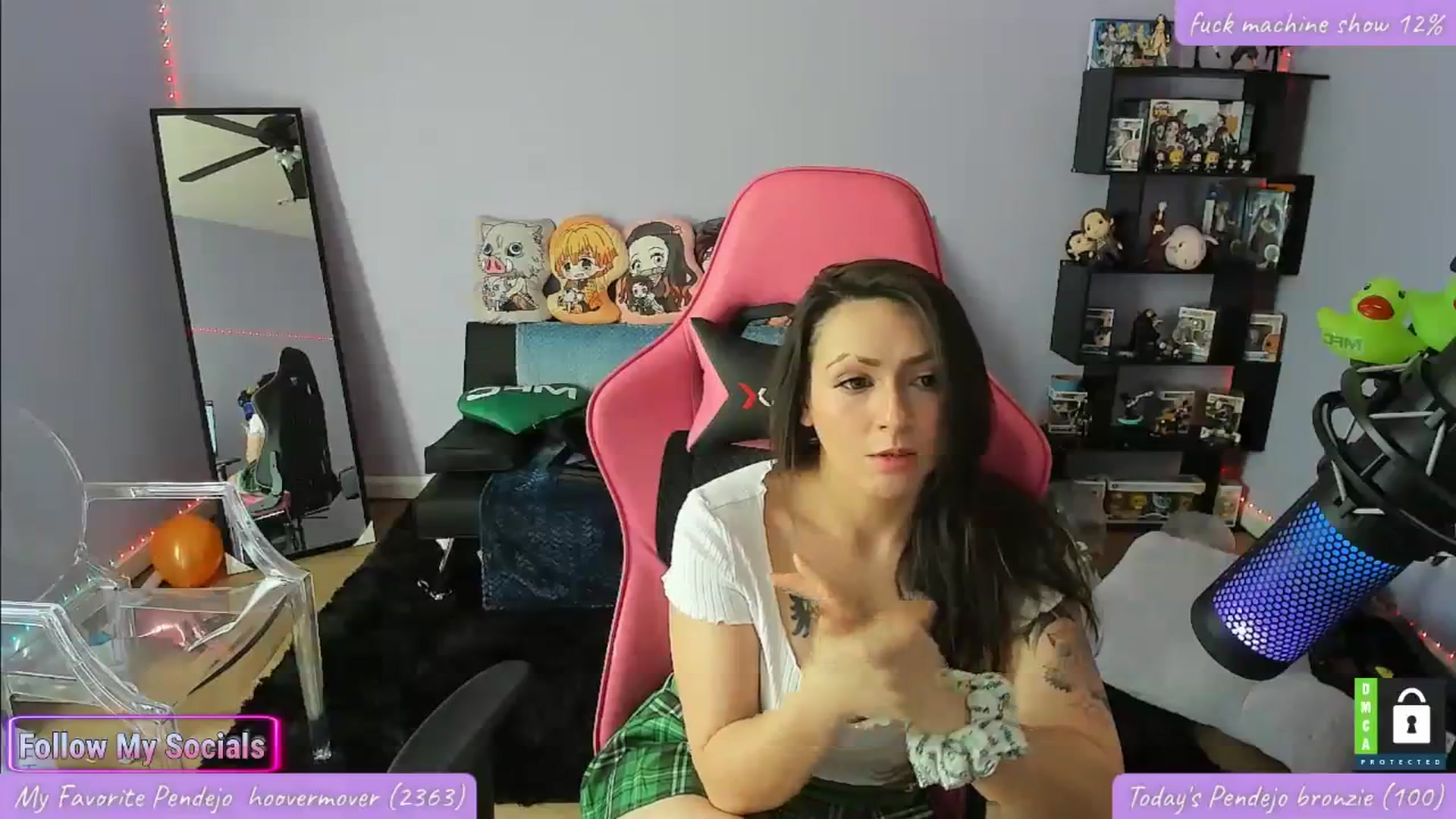 Gallery image thumbnail from Alyx_Singer's myfreecams stream on, 04/11/2024, 17:49 image 10 of 20