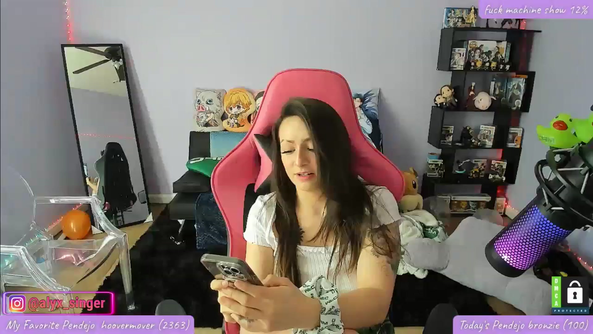 Gallery image thumbnail from Alyx_Singer's myfreecams stream on, 04/11/2024, 17:49 image 16 of 20