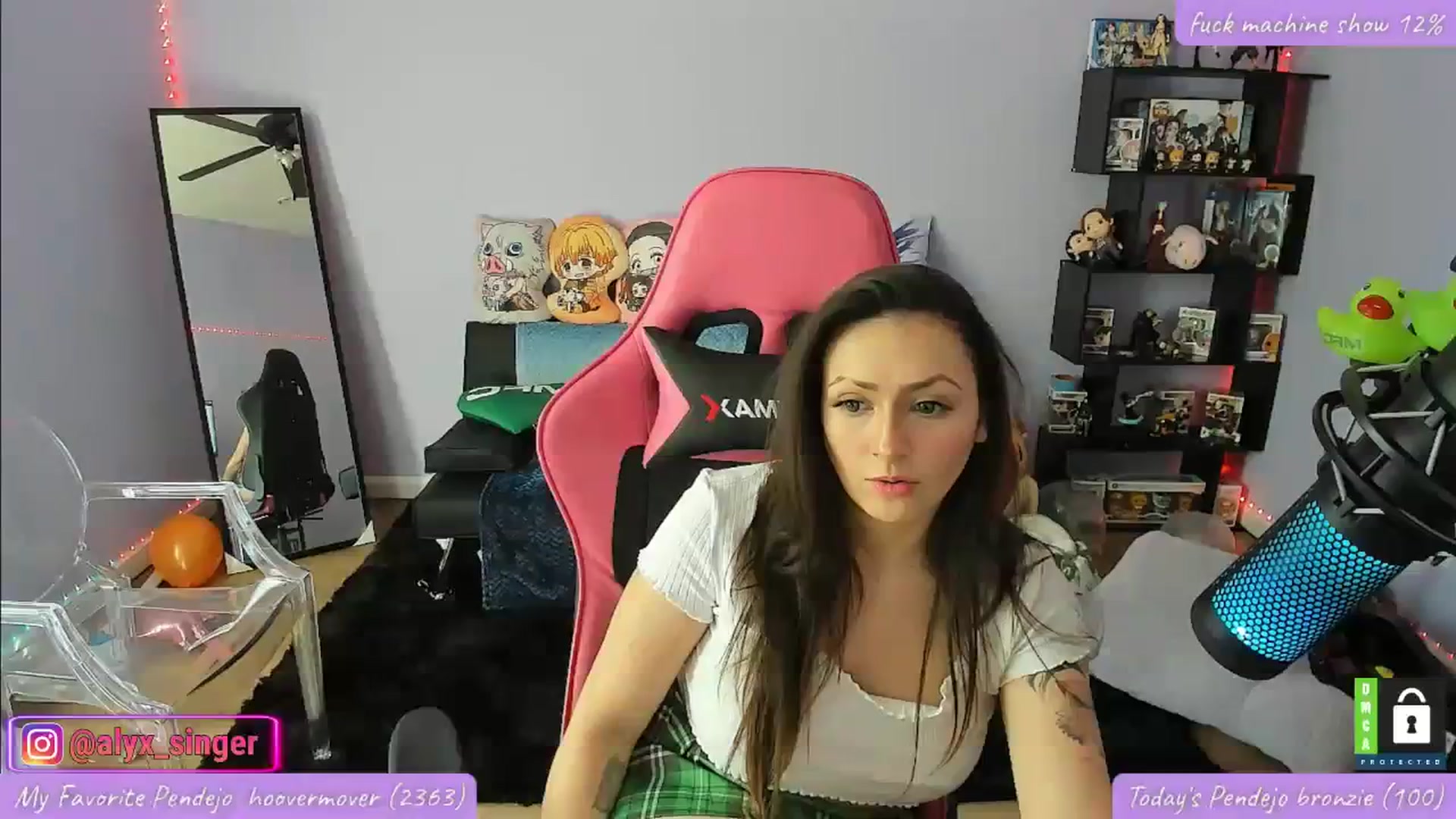 Gallery image thumbnail from Alyx_Singer's myfreecams stream on, 04/11/2024, 17:49 image 17 of 20