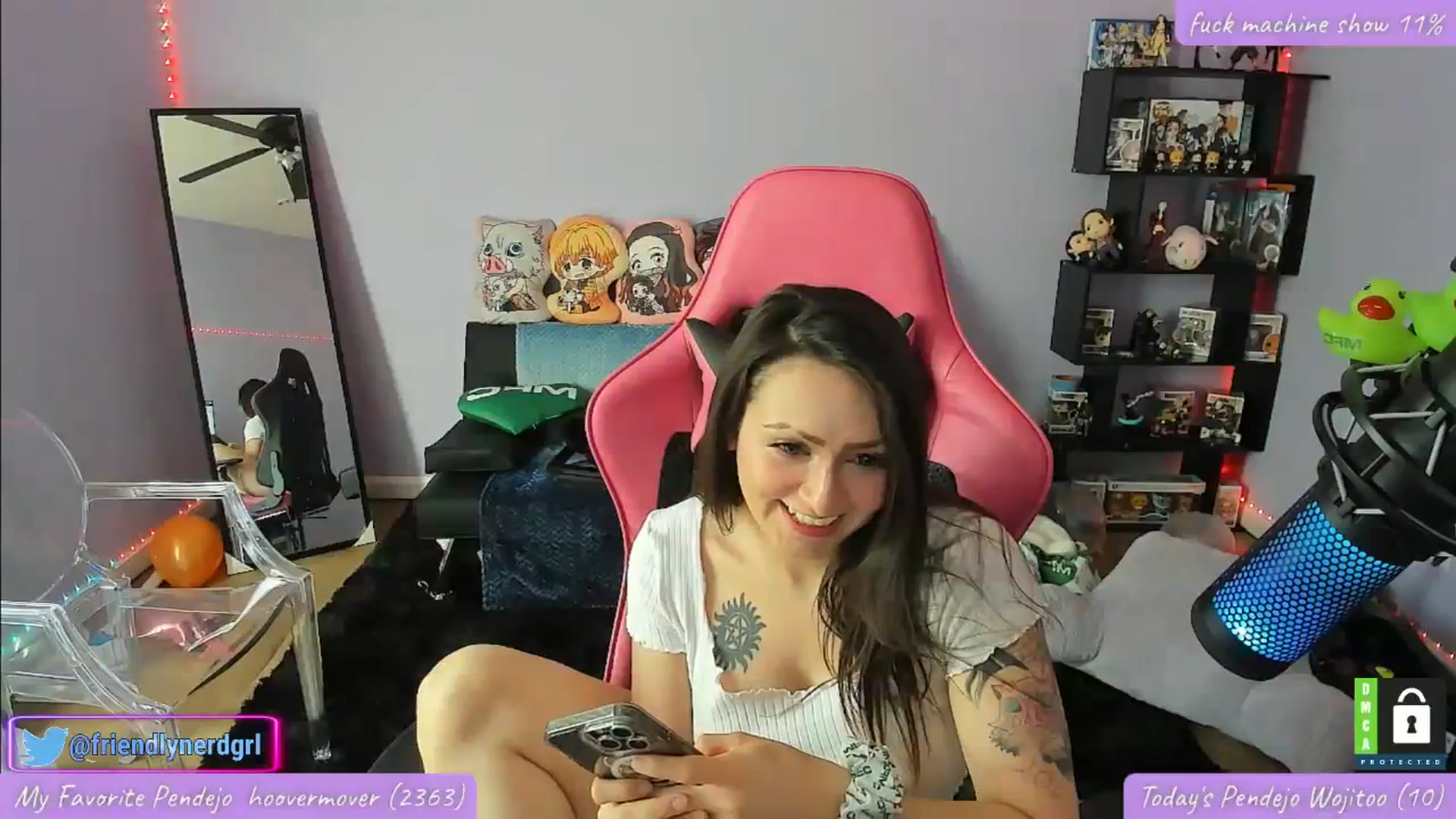 Gallery image thumbnail from Alyx_Singer's myfreecams stream on, 04/11/2024, 17:49 image 7 of 20